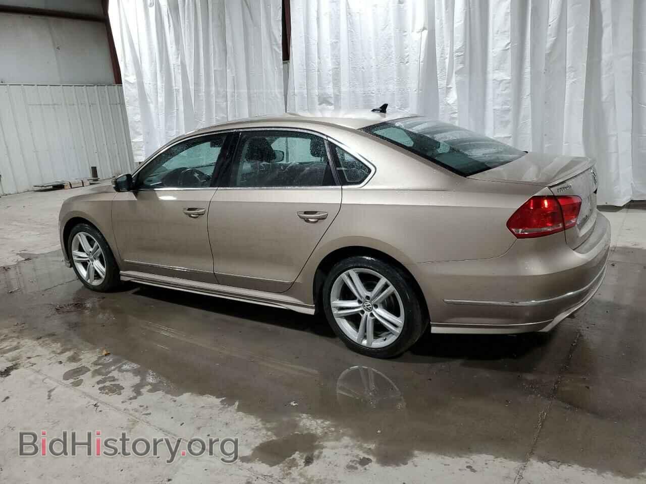 2015 VOLKSWAGEN PASSAT - VIN: 1VWCM7A32FC027837 - Фото 2