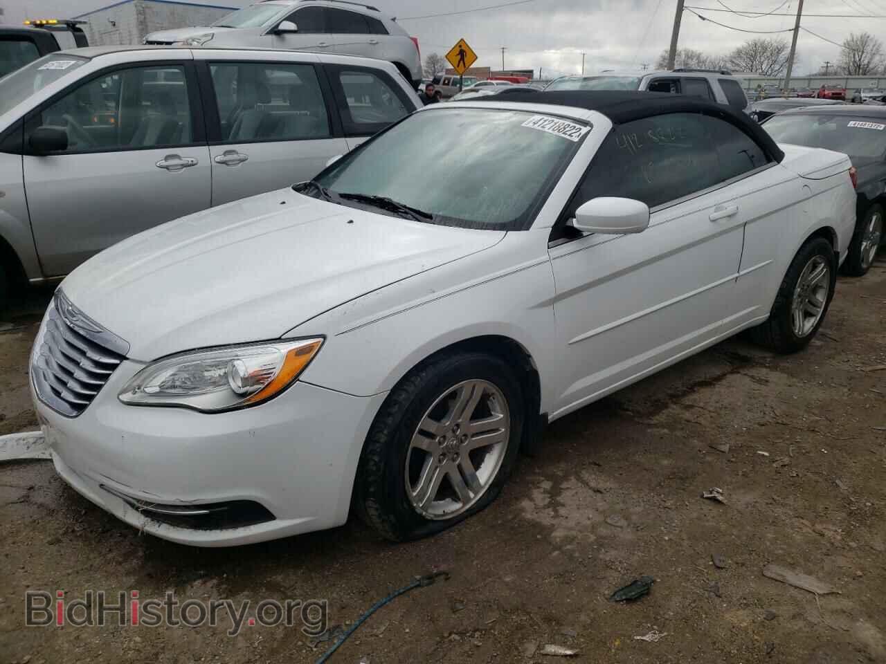 2014 CHRYSLER 200 - VIN: 1C3BCBEGXEN131176 - Фото 2