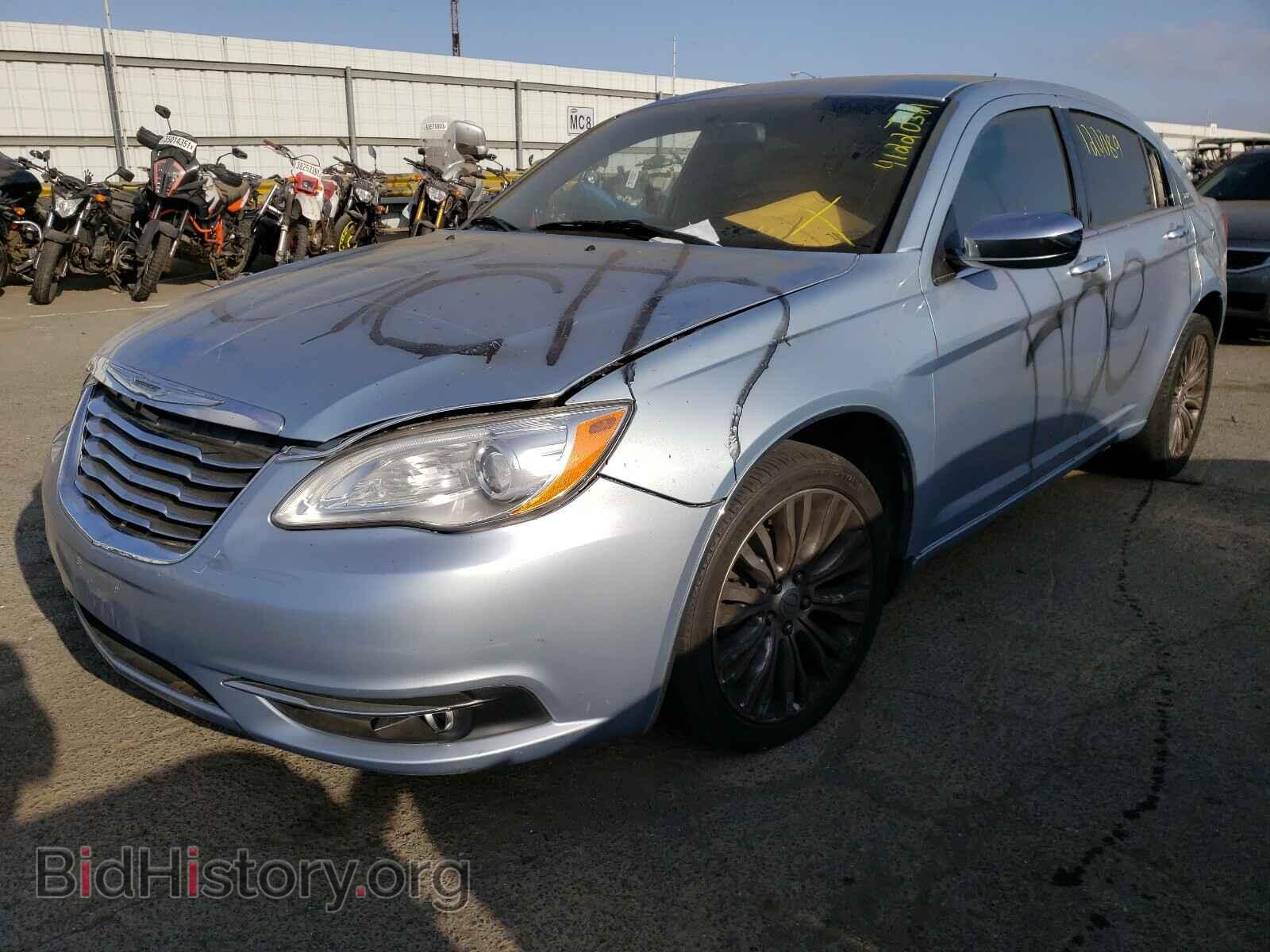 2012 CHRYSLER 200 - VIN: 1C3CCBCG1CN256409 - Фото 2