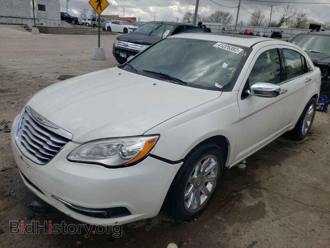 2011 CHRYSLER 200 - VIN: 1C3BC2FB0BN500934 - Photo 2