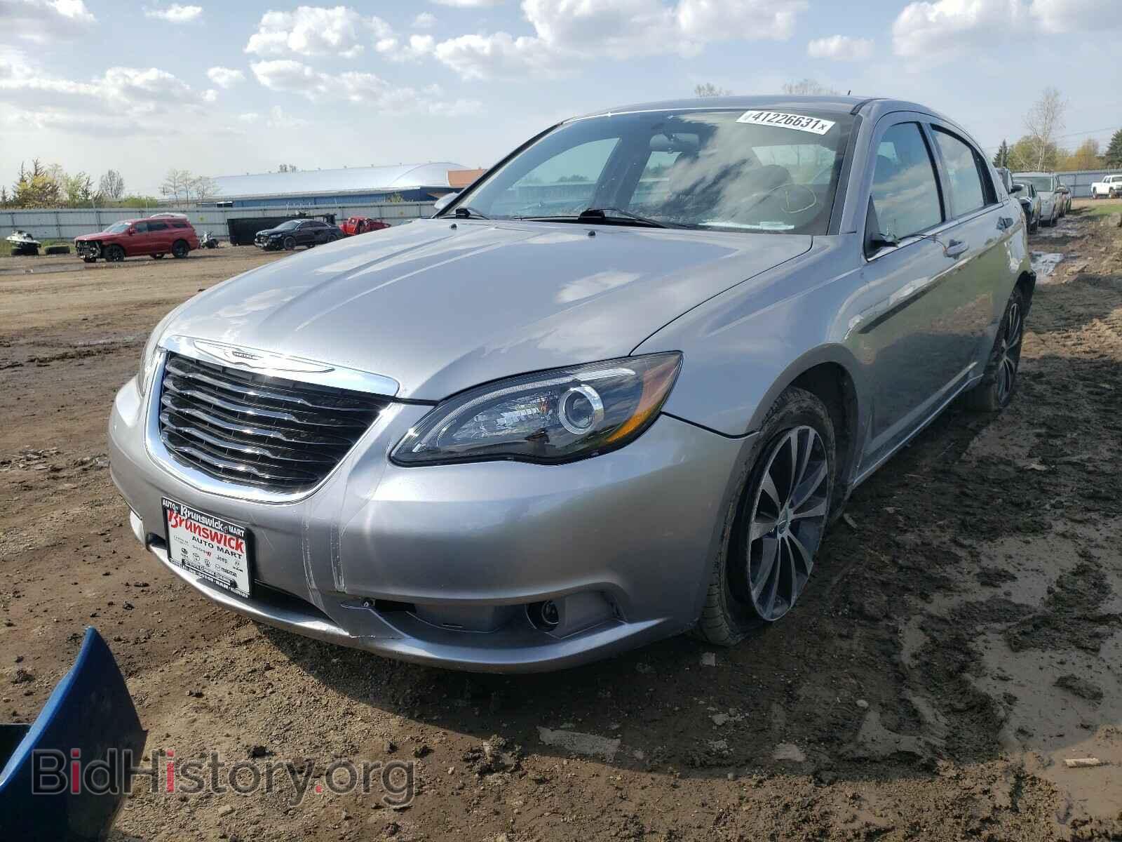 2013 CHRYSLER 200 - VIN: 1C3CCBBB7DN543230 - Фото 2