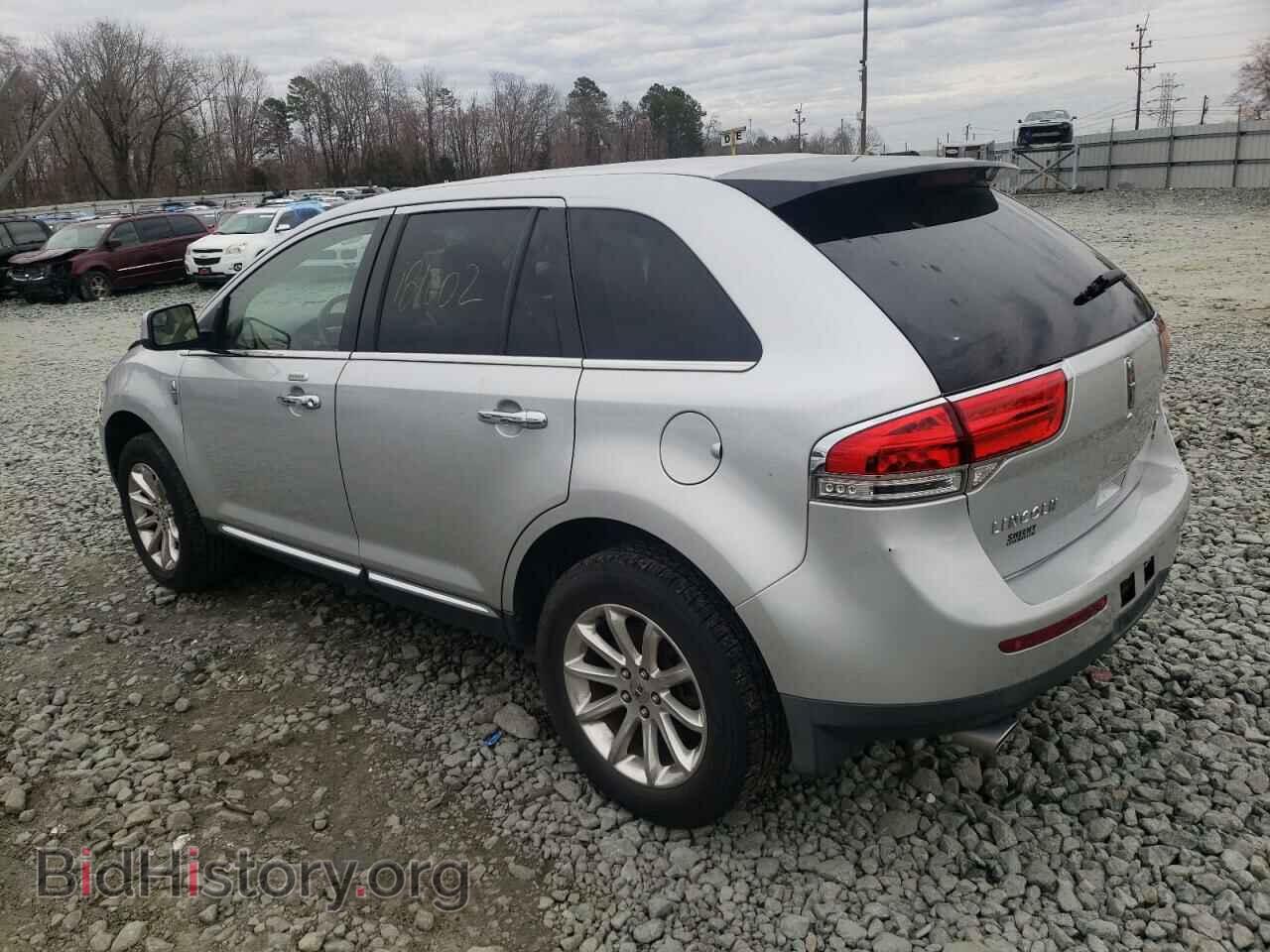 2011 LINCOLN MKX - VIN: 2LMDJ8JKXBBJ07409 - Photo 2