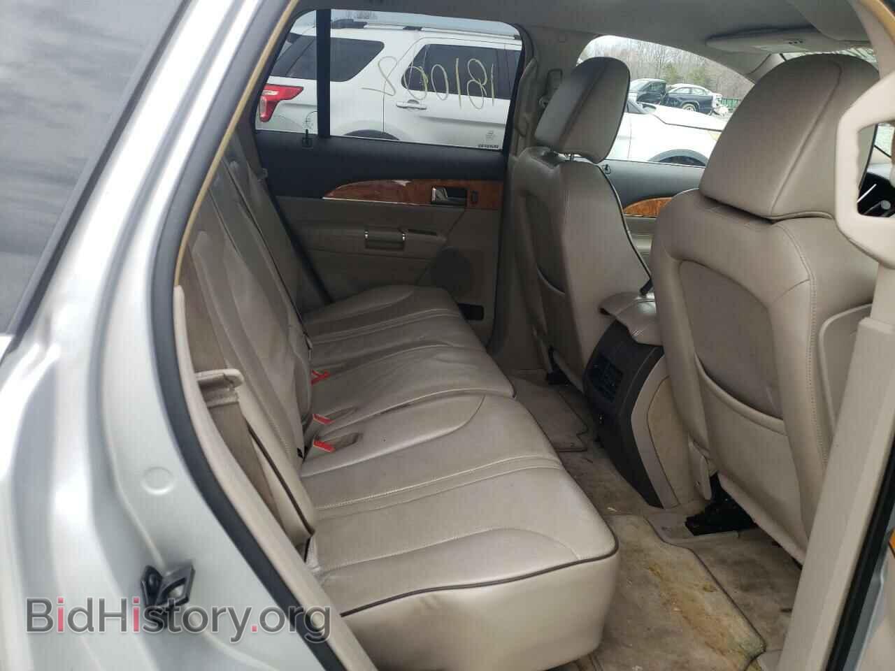 2011 LINCOLN MKX - VIN: 2LMDJ8JKXBBJ07409 - Photo 11
