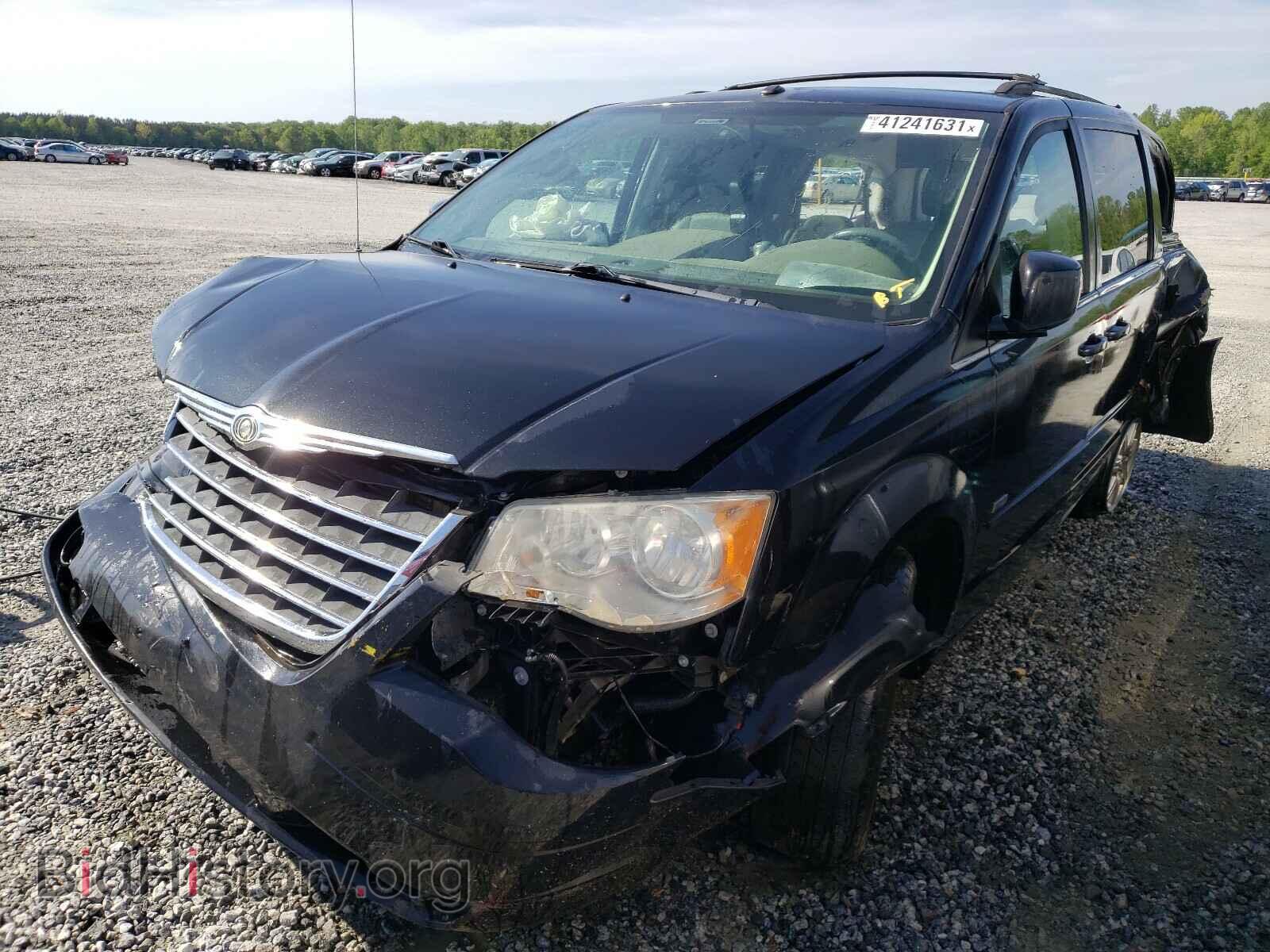 2008 CHRYSLER MINIVAN - VIN: 2A8HR54P28R803528 - Фото 2