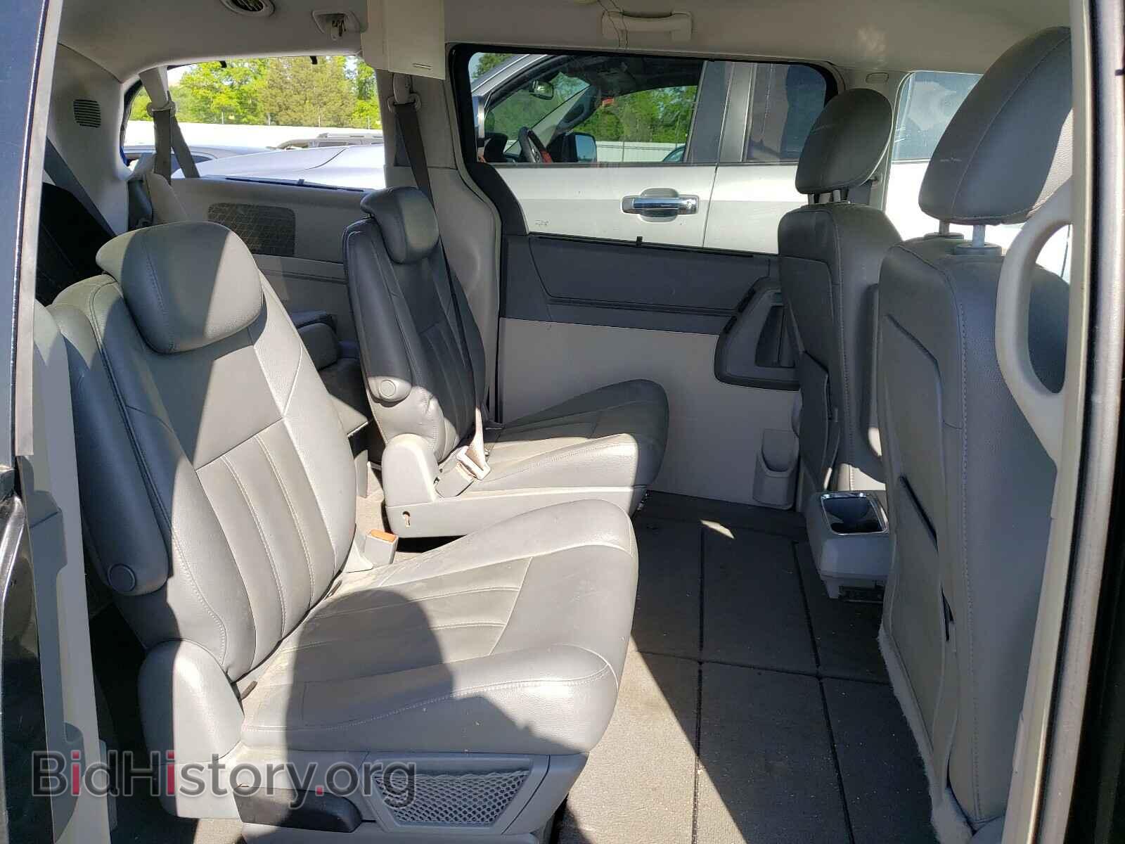 2008 CHRYSLER MINIVAN - VIN: 2A8HR54P28R803528 - Фото 4