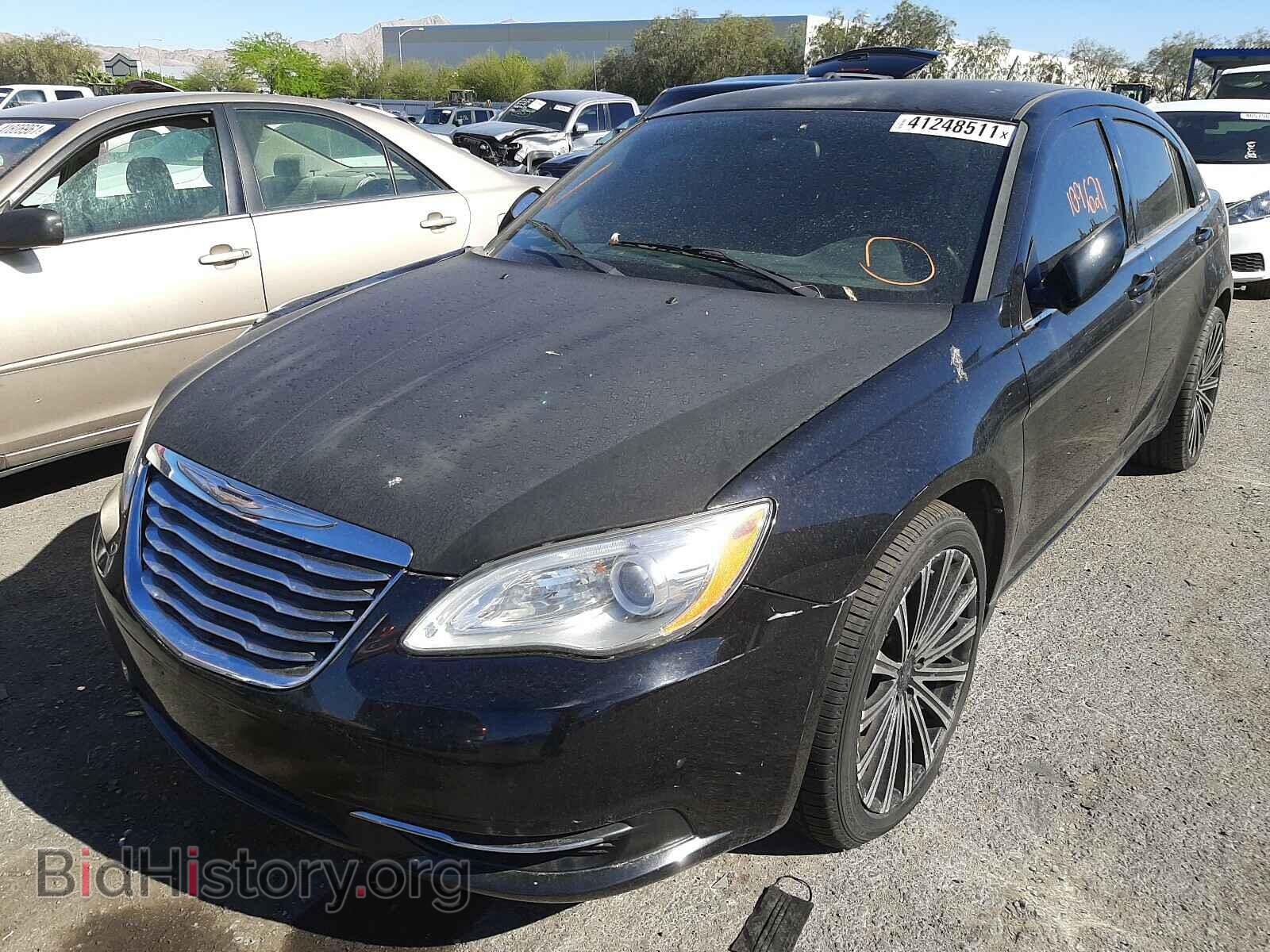 2013 CHRYSLER 200 - VIN: 1C3CCBAB0DN691334 - Фото 2