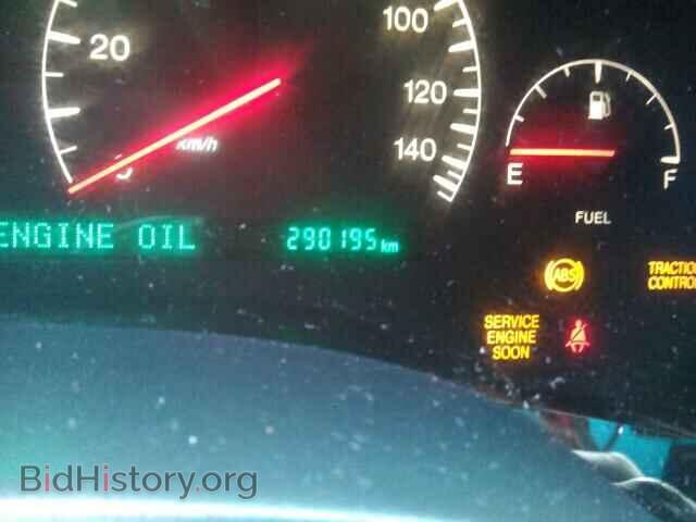 2000 CADILLAC DEVILLE - VIN: 1G6KF5493YU213089 - Photo 8