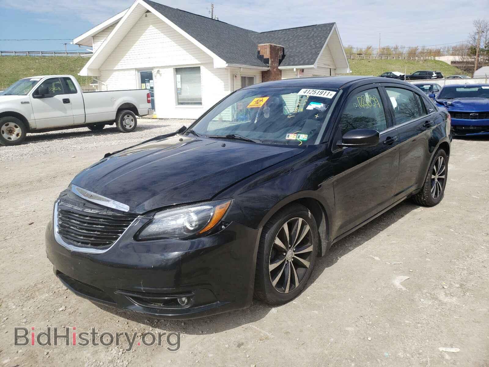 2013 CHRYSLER 200 - VIN: 1C3CCBBG3DN719962 - Фото 2