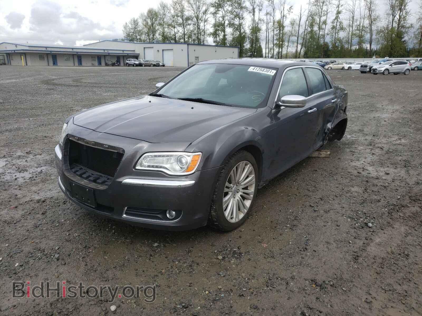 2013 CHRYSLER 300 - VIN: 2C3CCAETXDH735748 - Фото 2