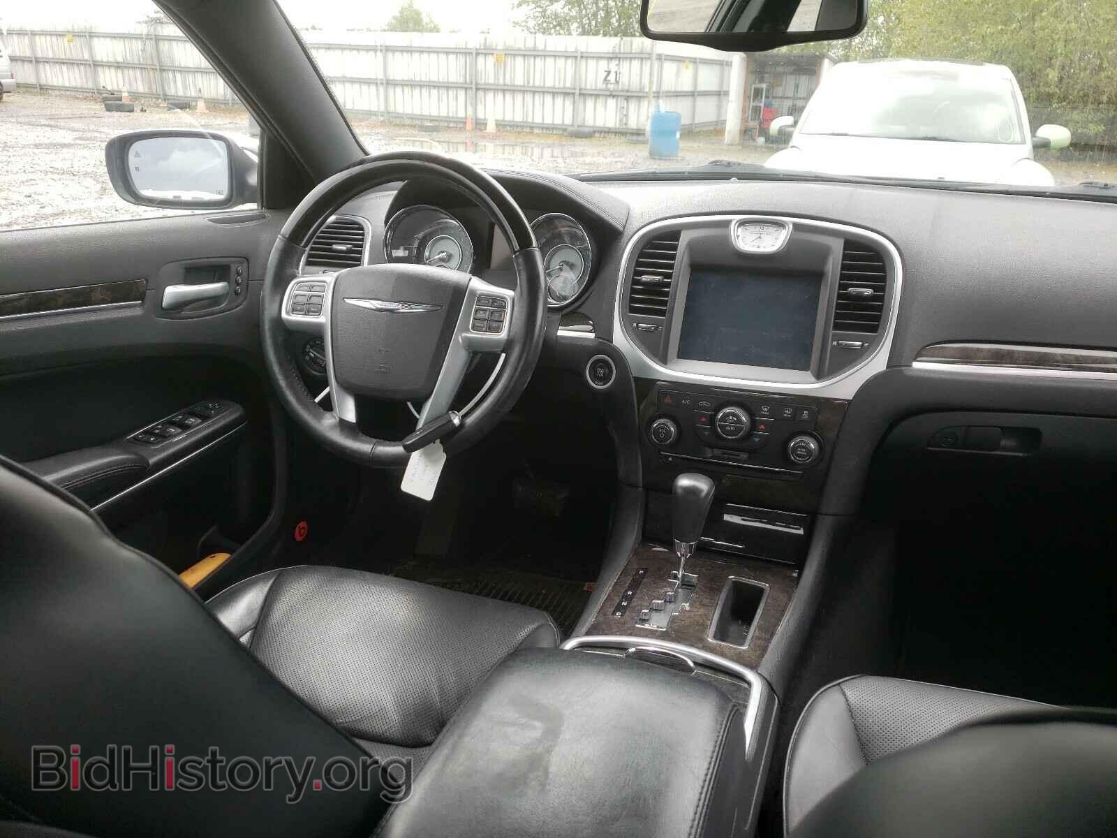 2013 CHRYSLER 300 - VIN: 2C3CCAETXDH735748 - Фото 9
