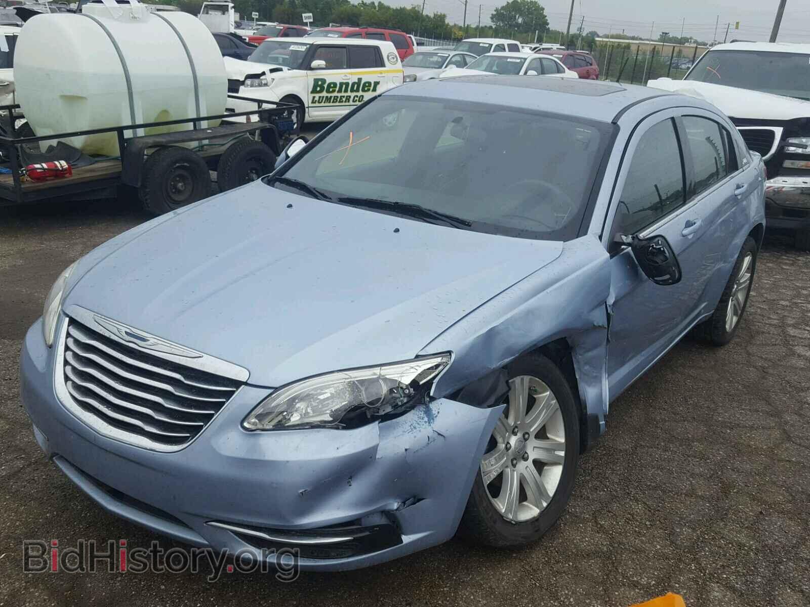 2013 CHRYSLER 200 - VIN: 1C3CCBBB7DN723114 - Фото 2