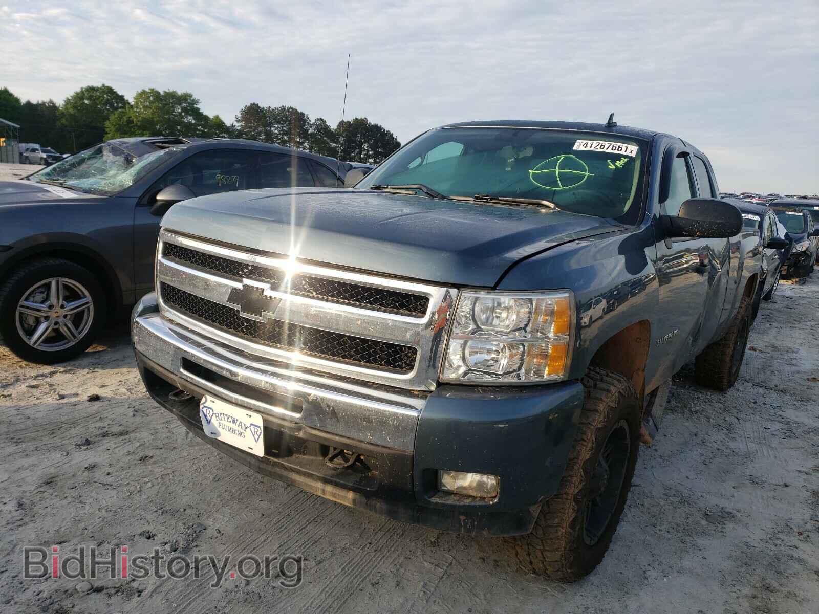 2011 CHEVROLET SILVERADO - VIN: 1GCRKSE39BZ447487 - Фото 2