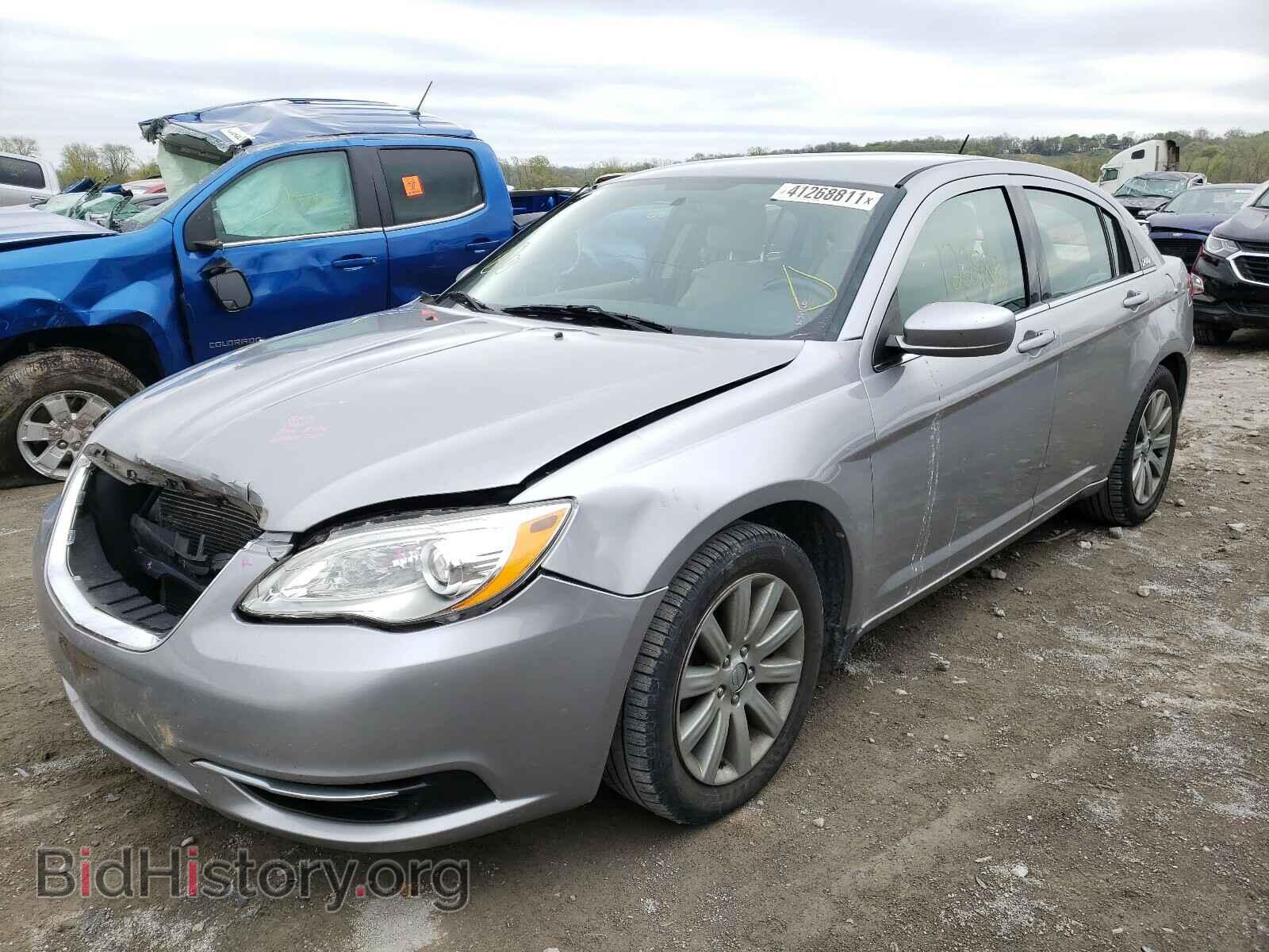 2013 CHRYSLER 200 - VIN: 1C3CCBBG6DN532120 - Фото 2