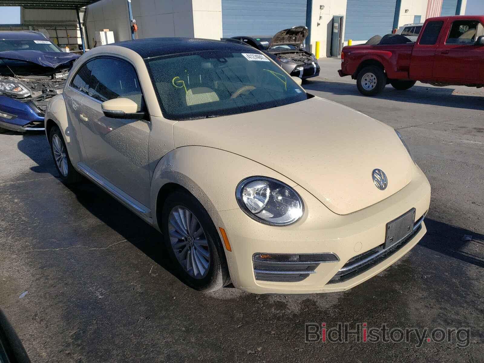 Photo 3VWFD7AT7KM703365 - VOLKSWAGEN BEETLE 2019