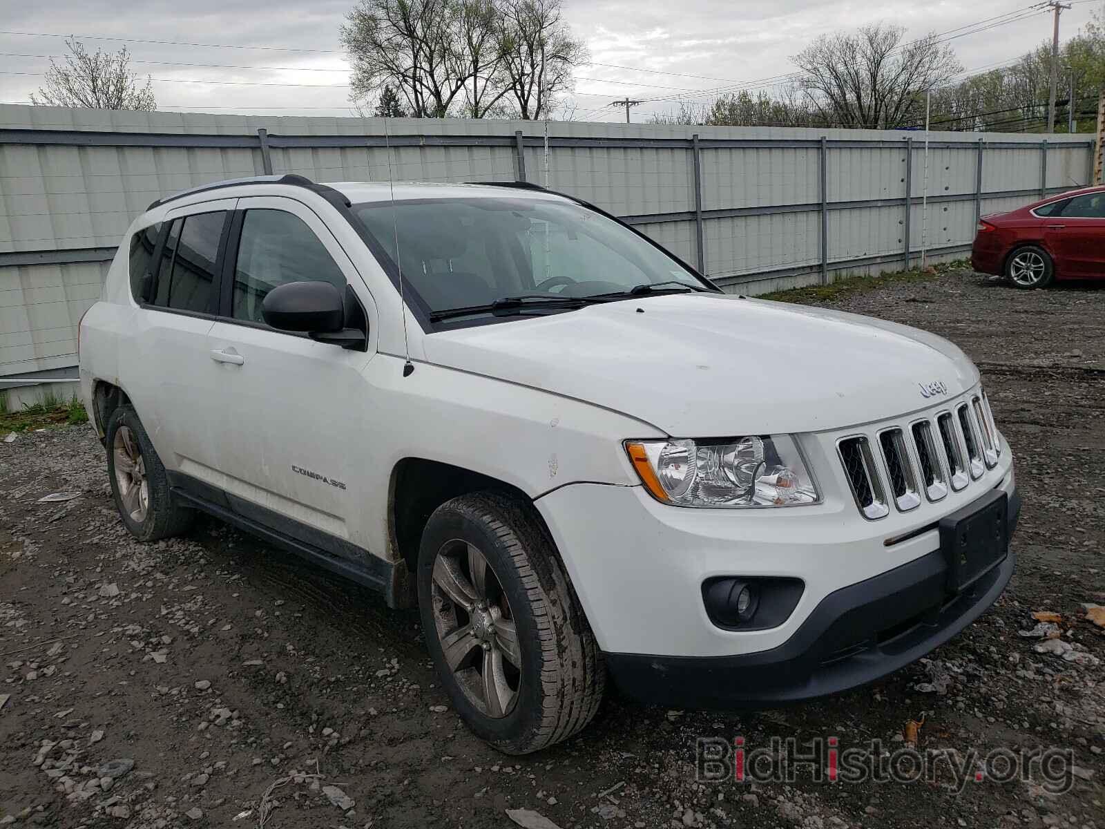 Photo 1J4NF1FB9BD136006 - JEEP COMPASS 2011