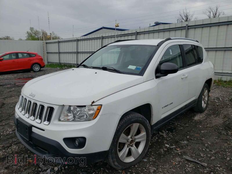 2011 Jeep COMPASS (VIN 1J4NF1FB9BD136006) — photo 2 of 10