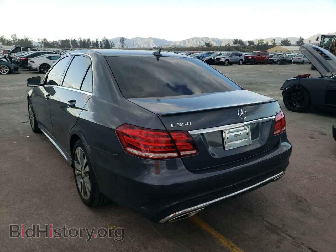 2016 MERCEDES-BENZ E-CLASS - VIN: WDDHF5KB8GB202974 - Фото 2