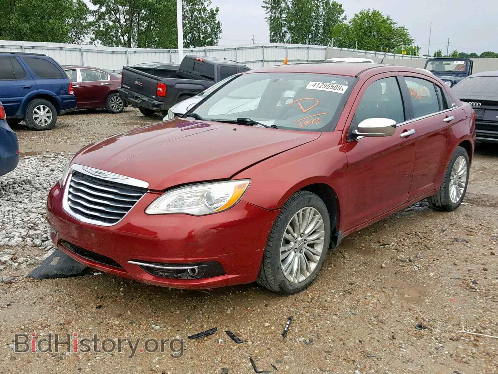 2011 CHRYSLER 200 - VIN: 1C3BC2FG9BN526993 - Фото 2