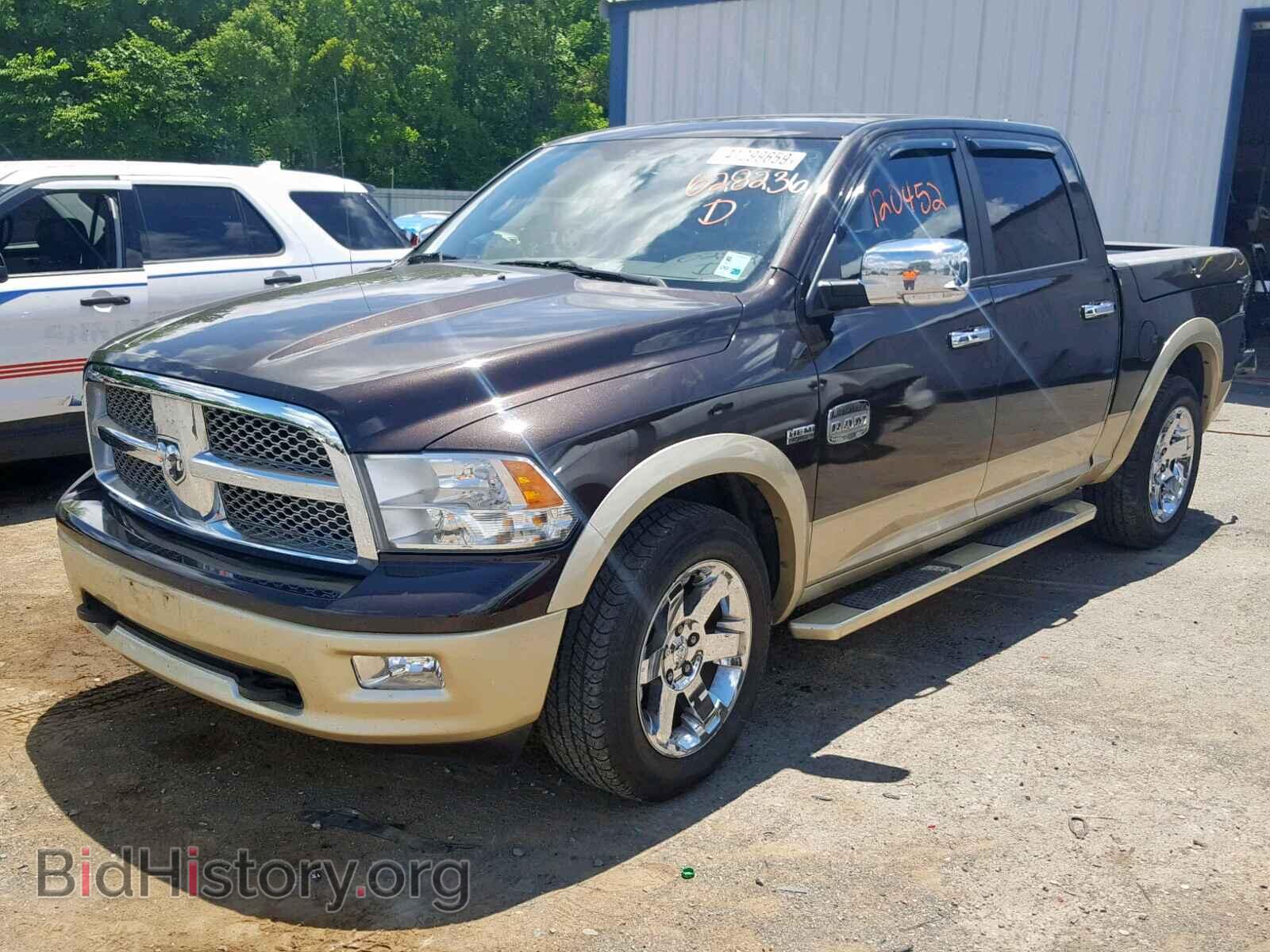 2011 DODGE RAM 1500 - VIN: 1D7RB1CT8BS628236 - Фото 2