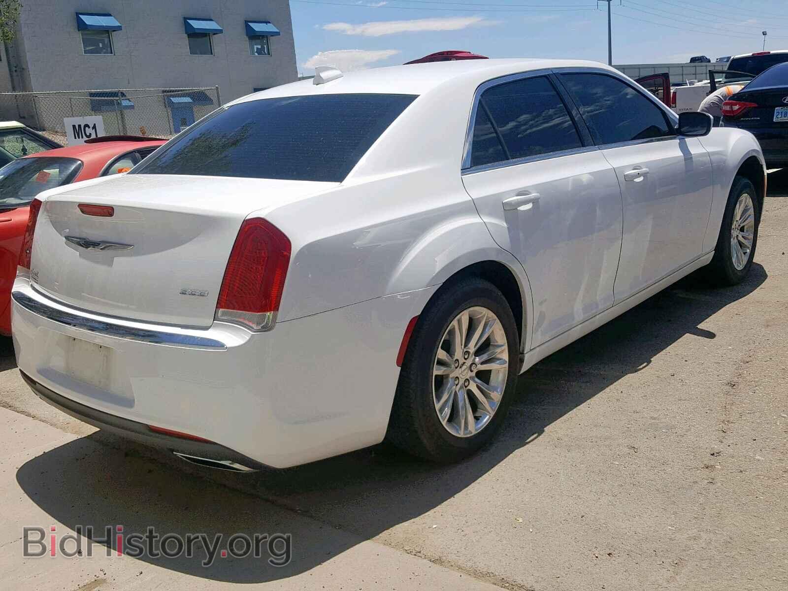 2017 CHRYSLER 300 - VIN: 2C3CCAAG0HH516375 - Фото 4
