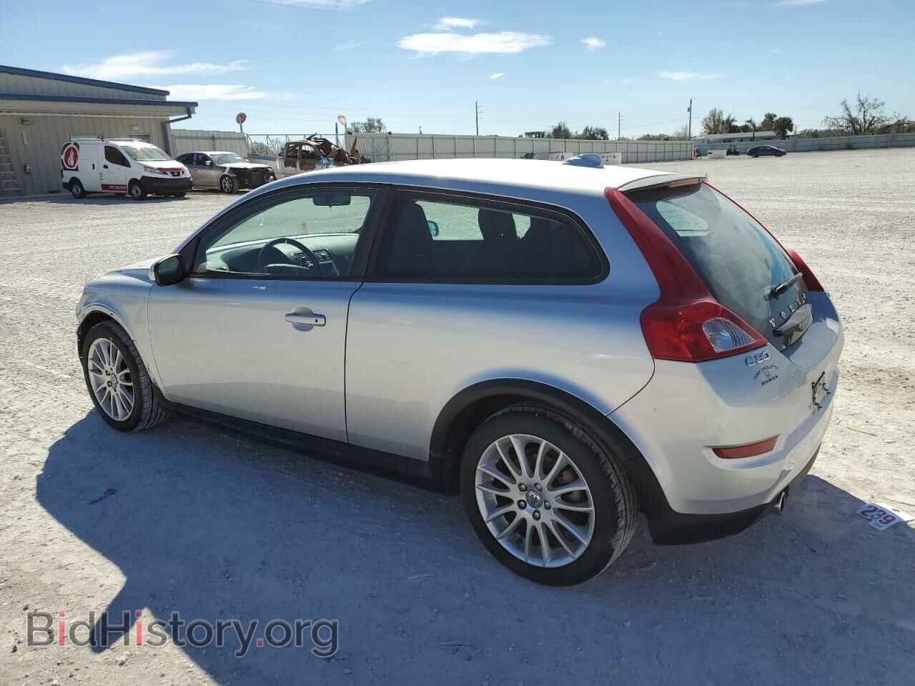 2011 VOLVO C30 - VIN: YV1672MK2B2247311 - Фото 2