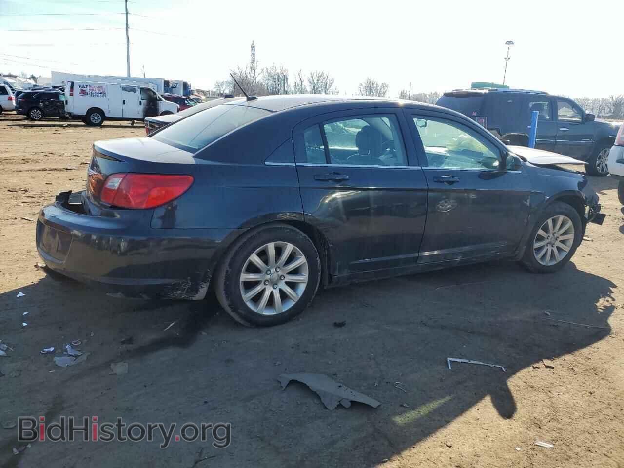 2010 CHRYSLER SEBRING - VIN: 1C3CC5FB0AN232908 - Фото 3