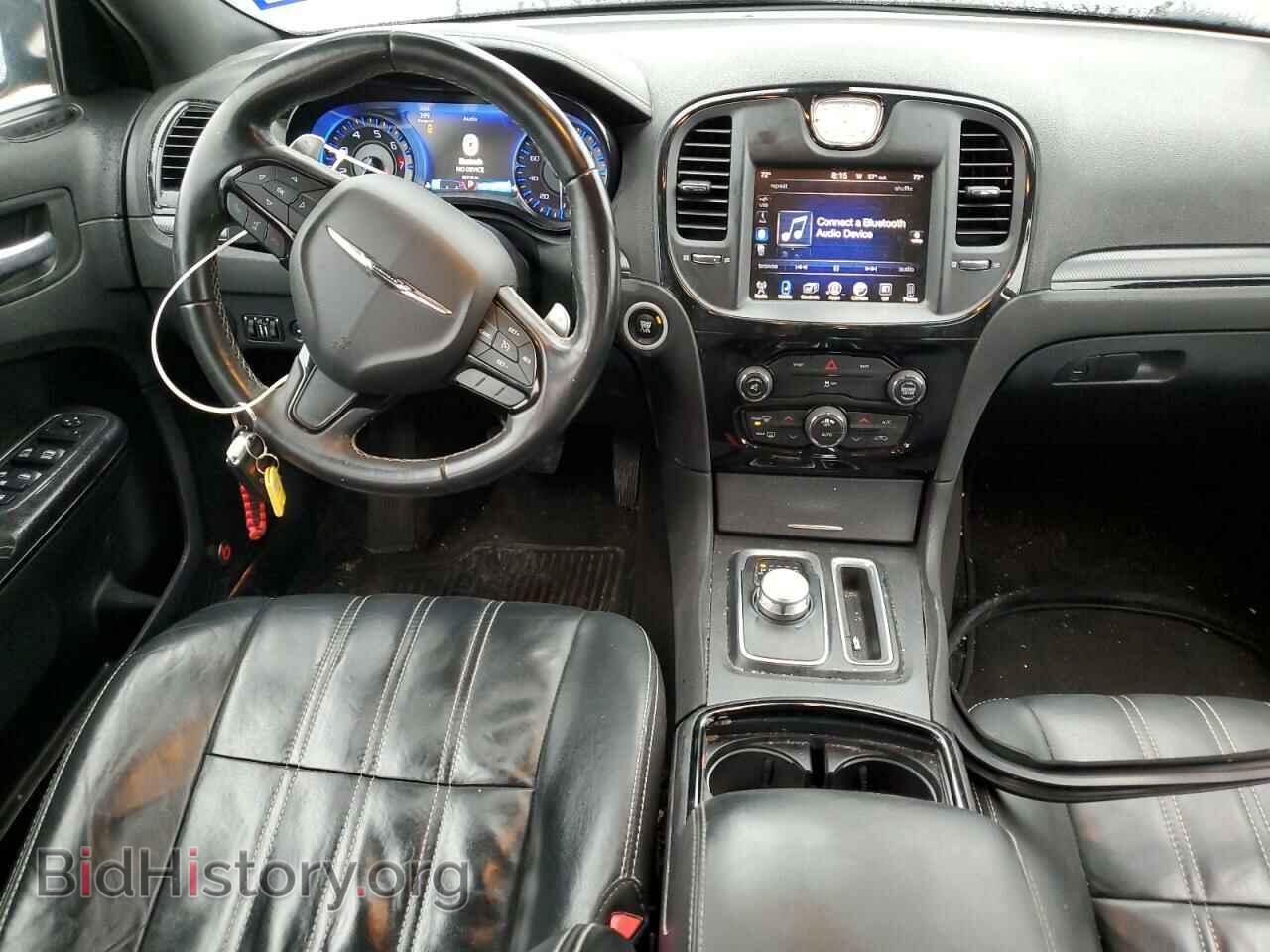 2016 CHRYSLER 300 - VIN: 2C3CCABG2GH182220 - Фото 8