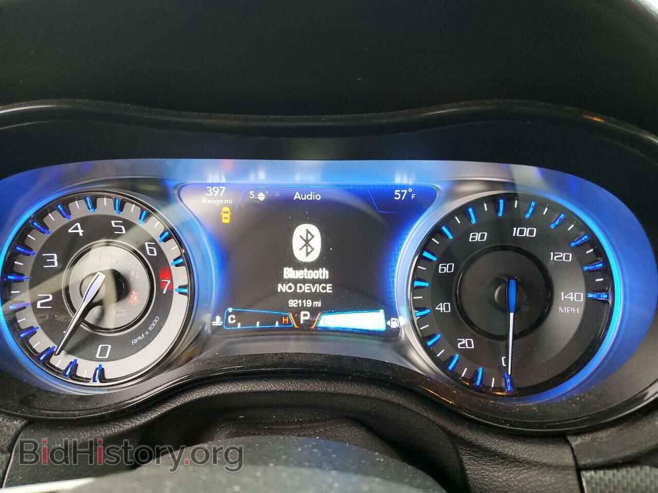 2016 CHRYSLER 300 - VIN: 2C3CCABG2GH182220 - Фото 9
