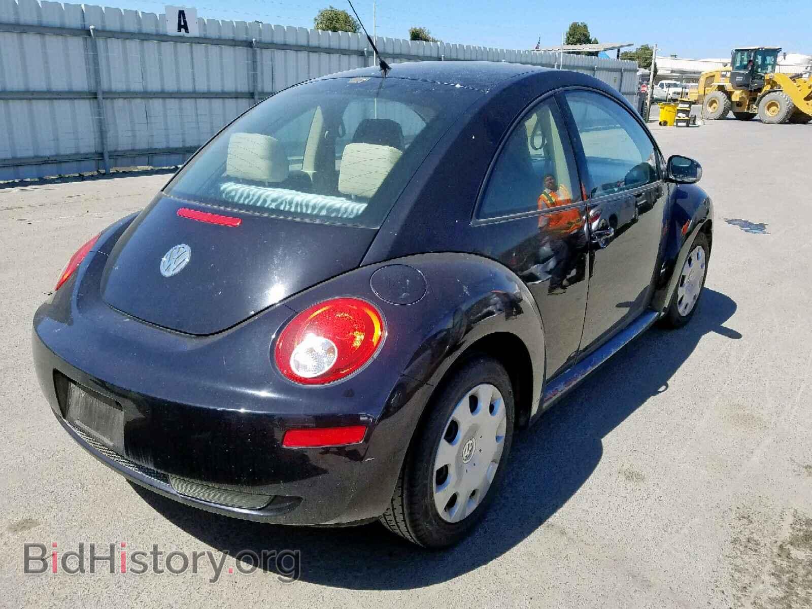 2010 VOLKSWAGEN BEETLE - VIN: 3VWPG3AG6AM018165 - Фото 4