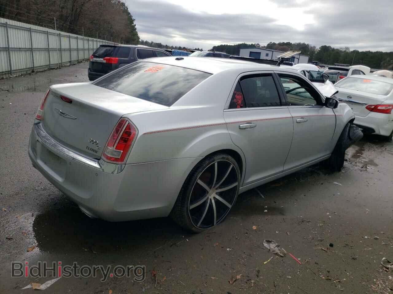 2011 CHRYSLER 300 - VIN: 2C3CA6CT4BH614281 - Фото 3