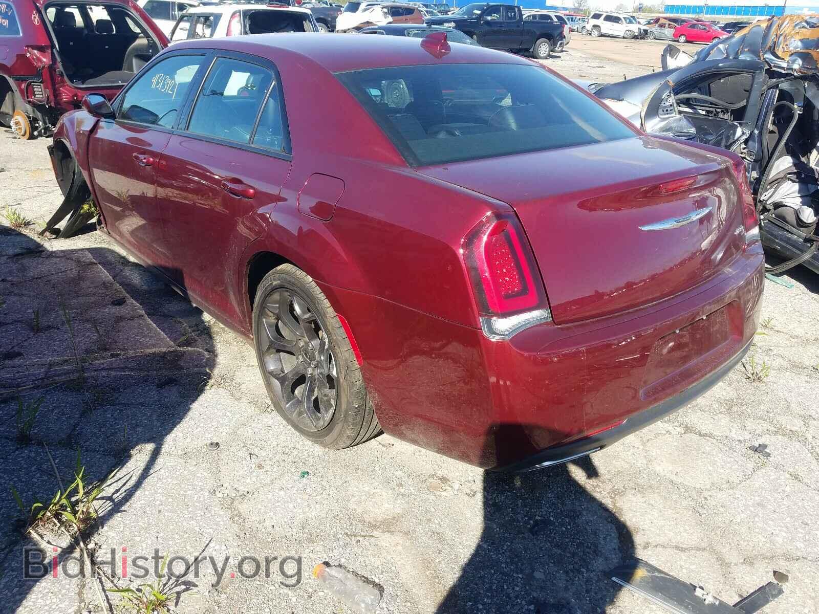 2019 CHRYSLER 300 - VIN: 2C3CCABG4KH617974 - Фото 3