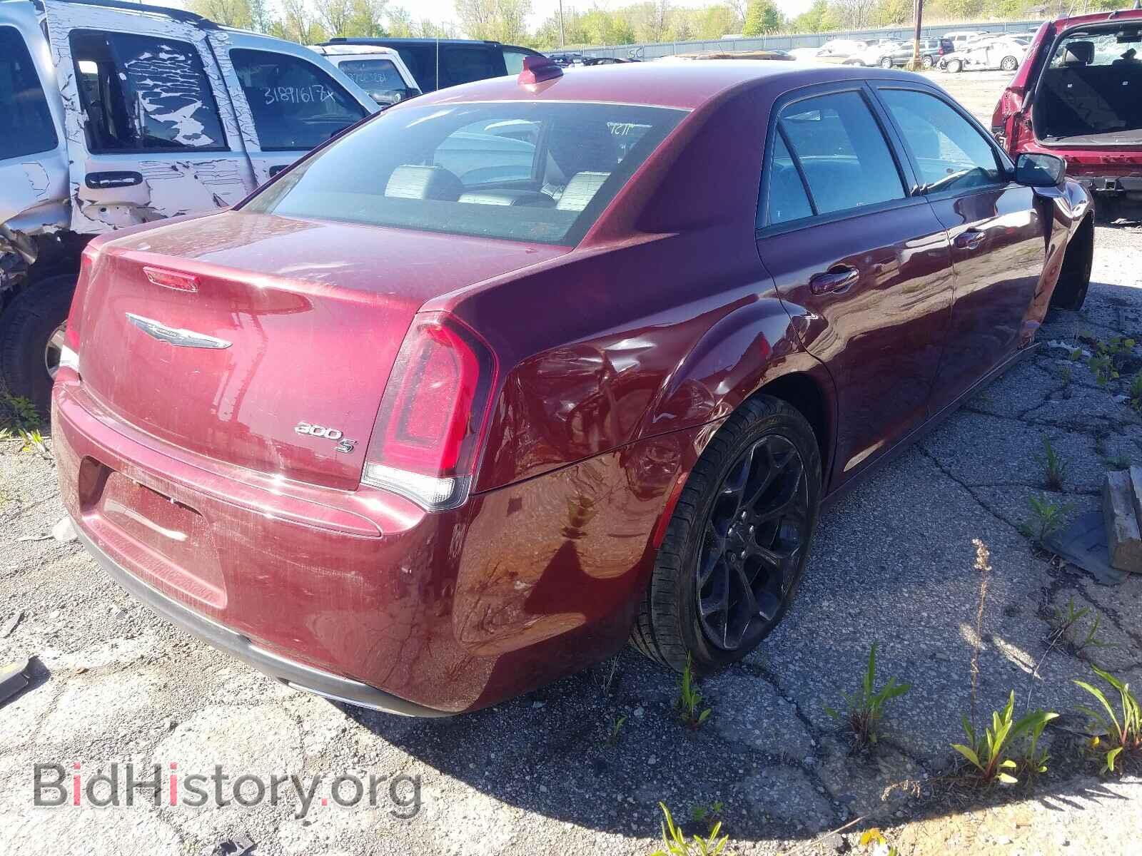 2019 CHRYSLER 300 - VIN: 2C3CCABG4KH617974 - Фото 4