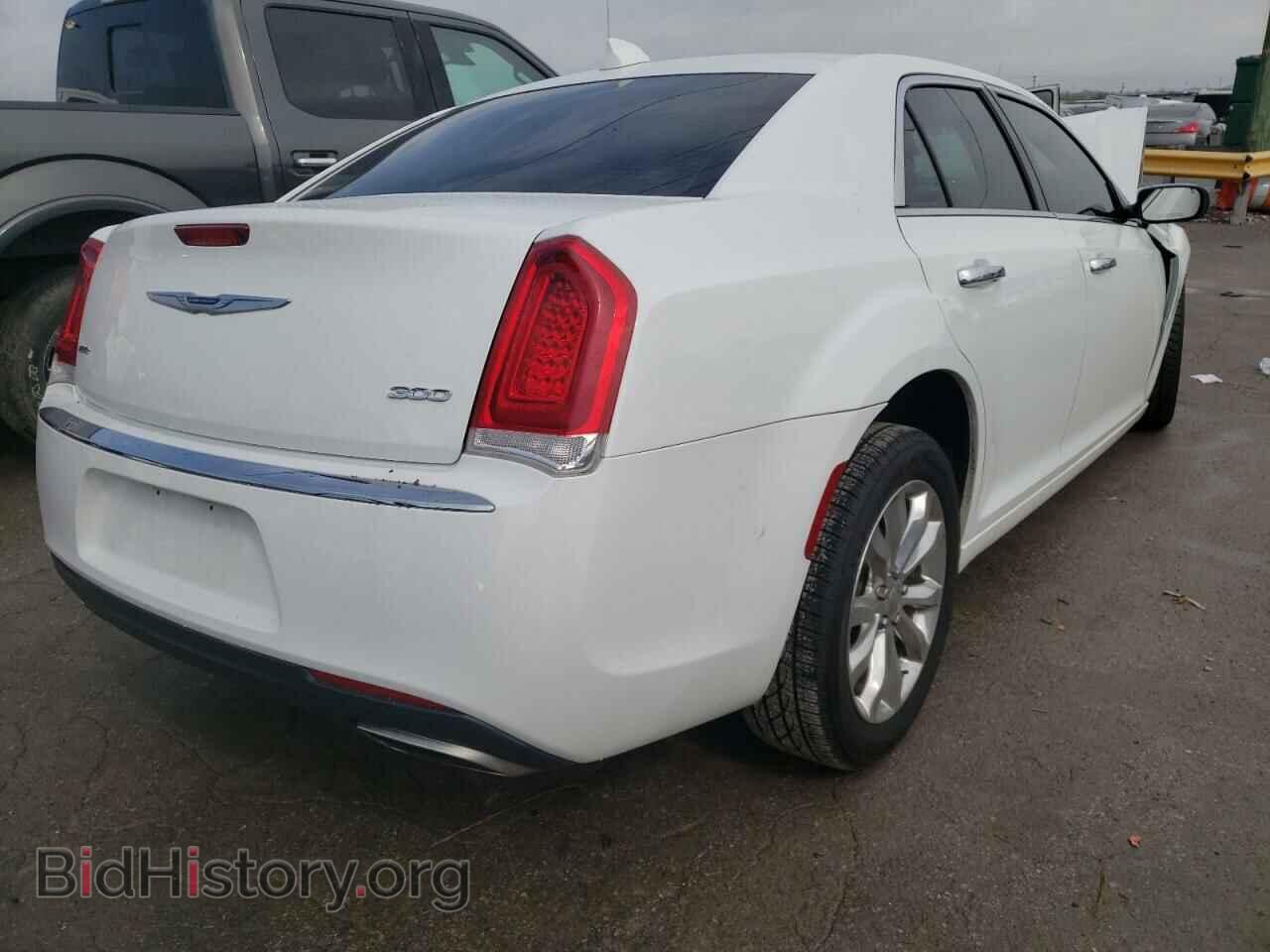 2019 CHRYSLER 300 - VIN: 2C3CCAKGXKH704519 - Фото 4