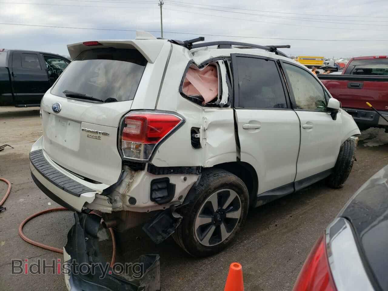 2017 SUBARU FORESTER - VIN: JF2SJAEC4HH452921 - Фото 3