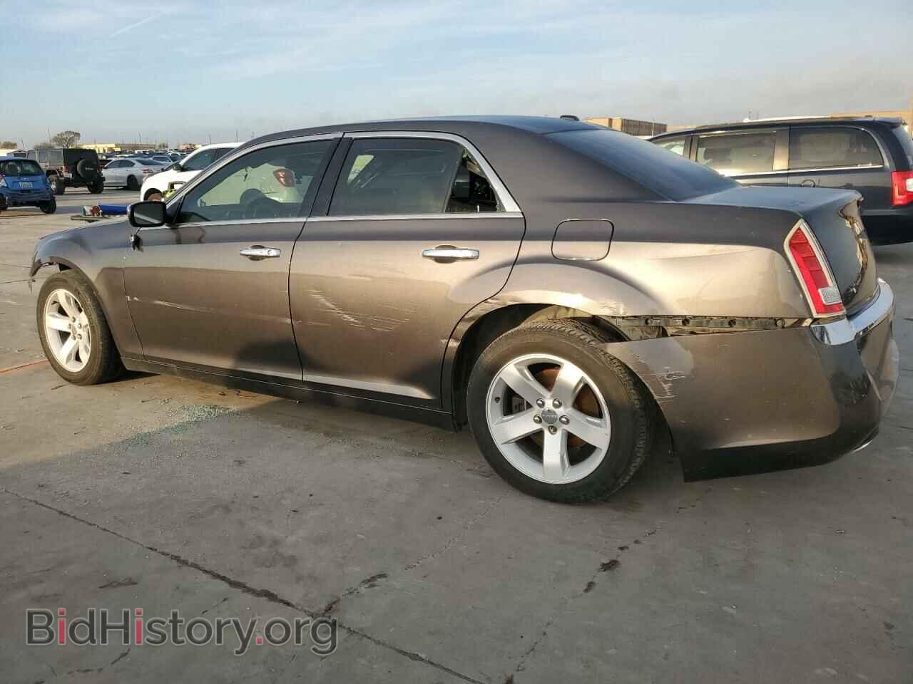 2013 CHRYSLER 300 - VIN: 2C3CCAET3DH543149 - Фото 2