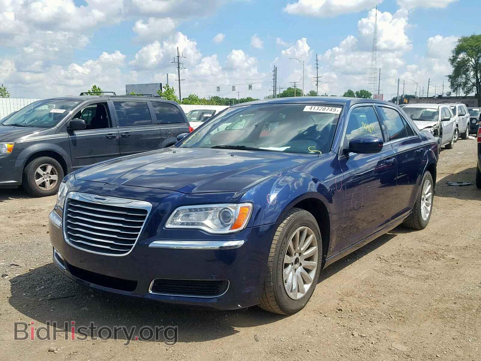 2014 CHRYSLER 300 - VIN: 2C3CCAAG0EH288552 - Фото 2