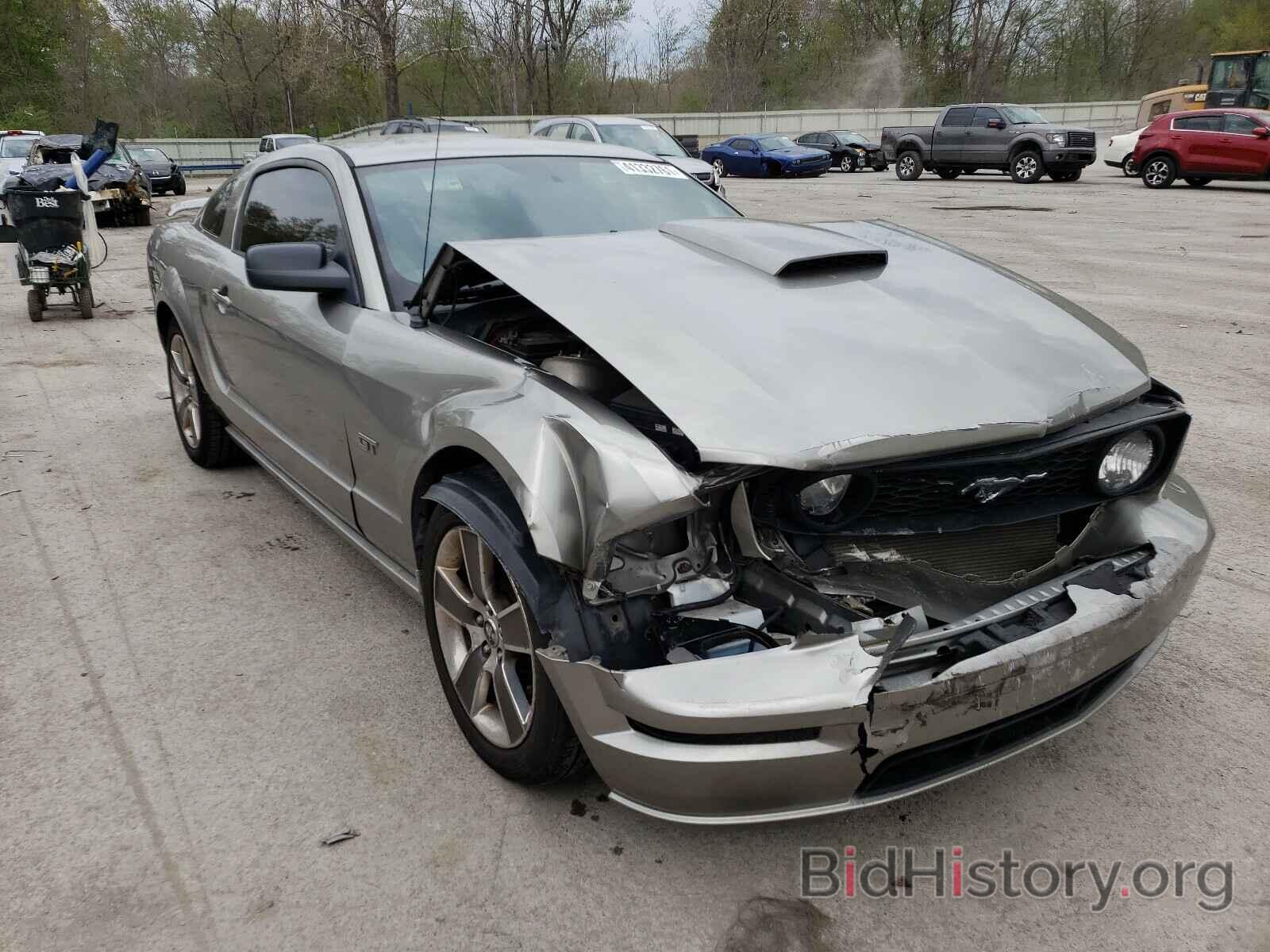 Photo 1ZVHT82H685111806 - FORD MUSTANG 2008