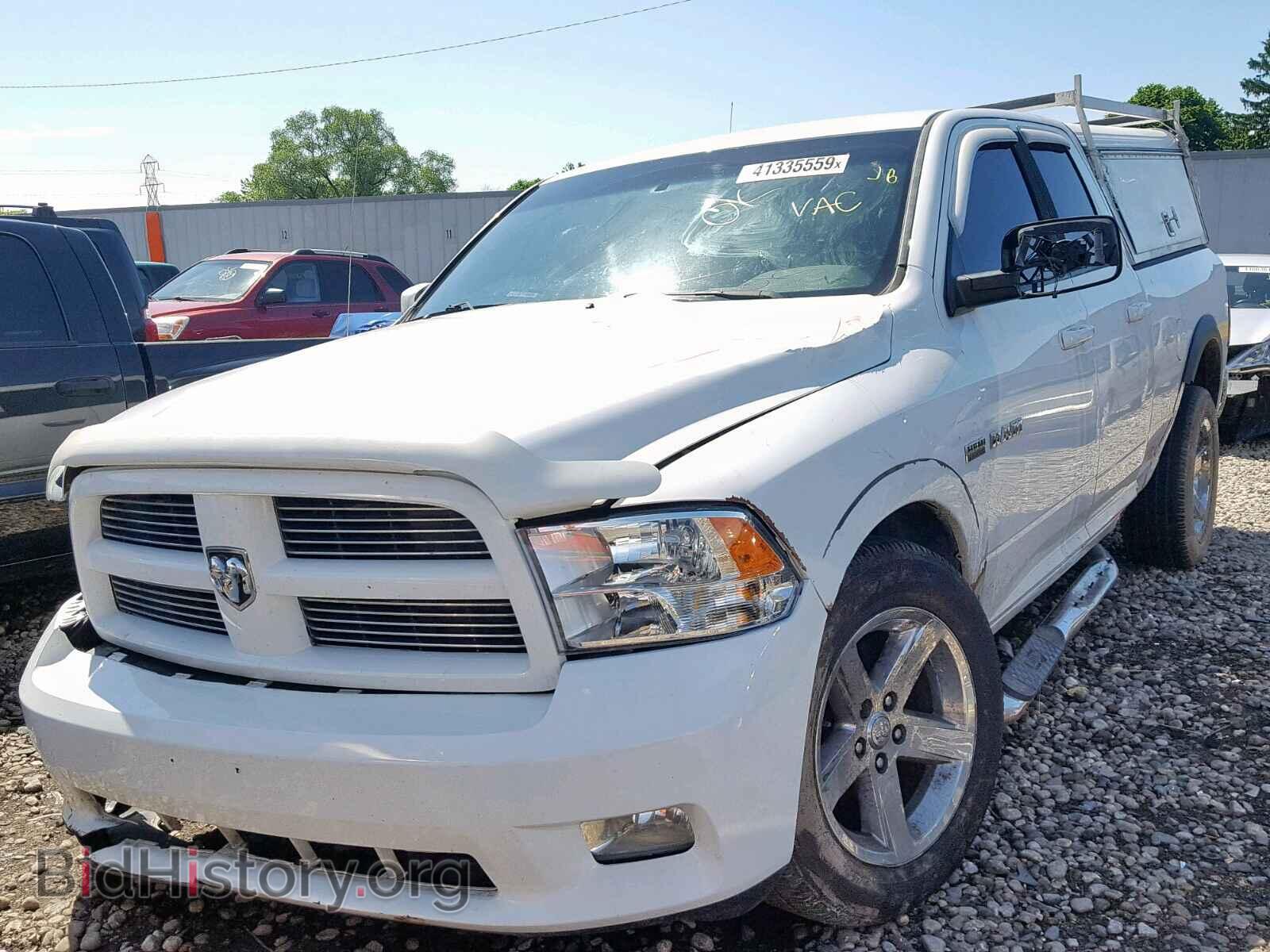 2010 DODGE RAM 1500 - VIN: 1D7RV1GT4AS251372 - Фото 2