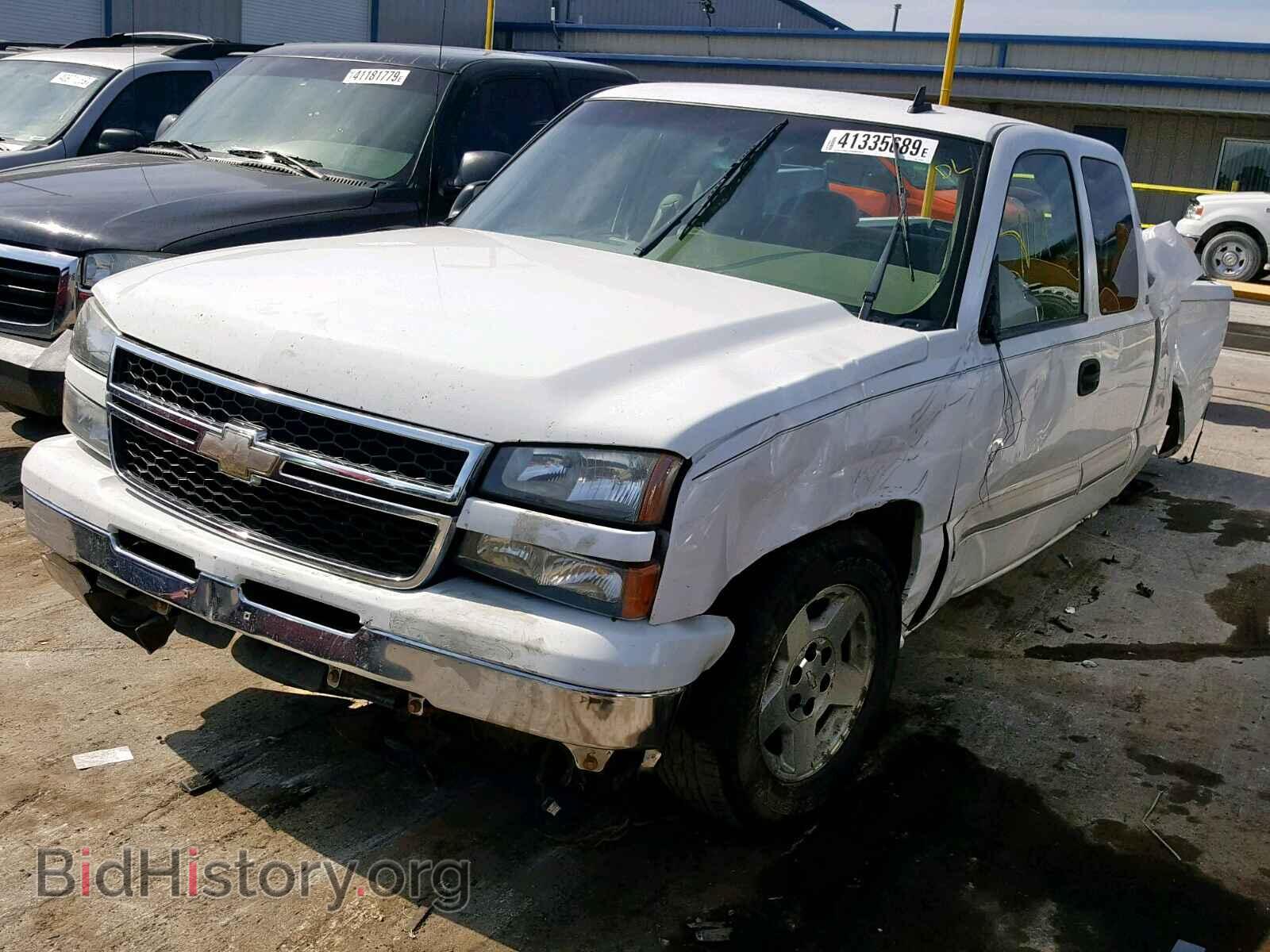 2006 CHEVROLET SILVERADO - VIN: 2GCEC19TX61124032 - Фото 2