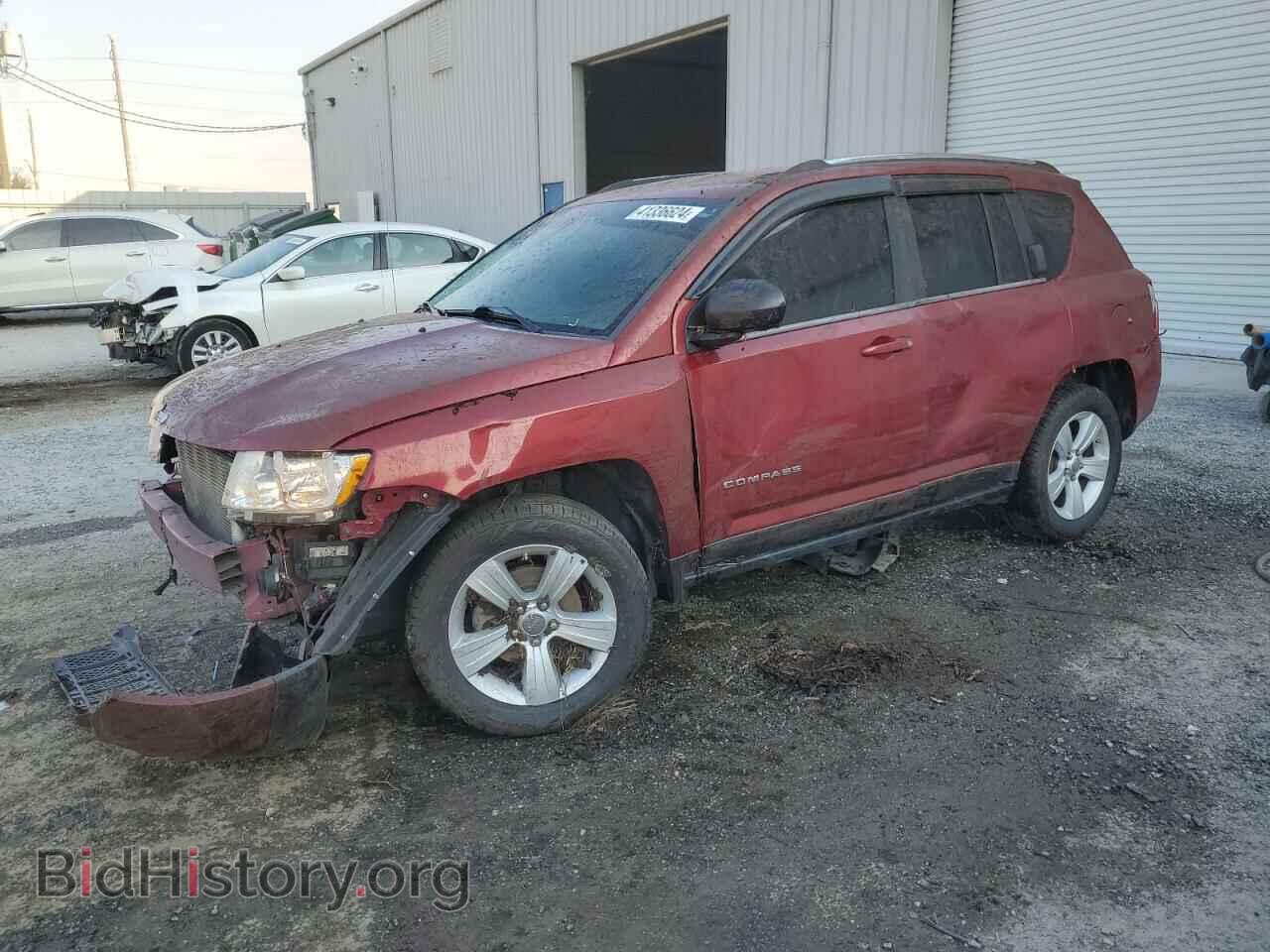 Photo 1J4NT1FB8BD165697 - JEEP COMPASS 2011