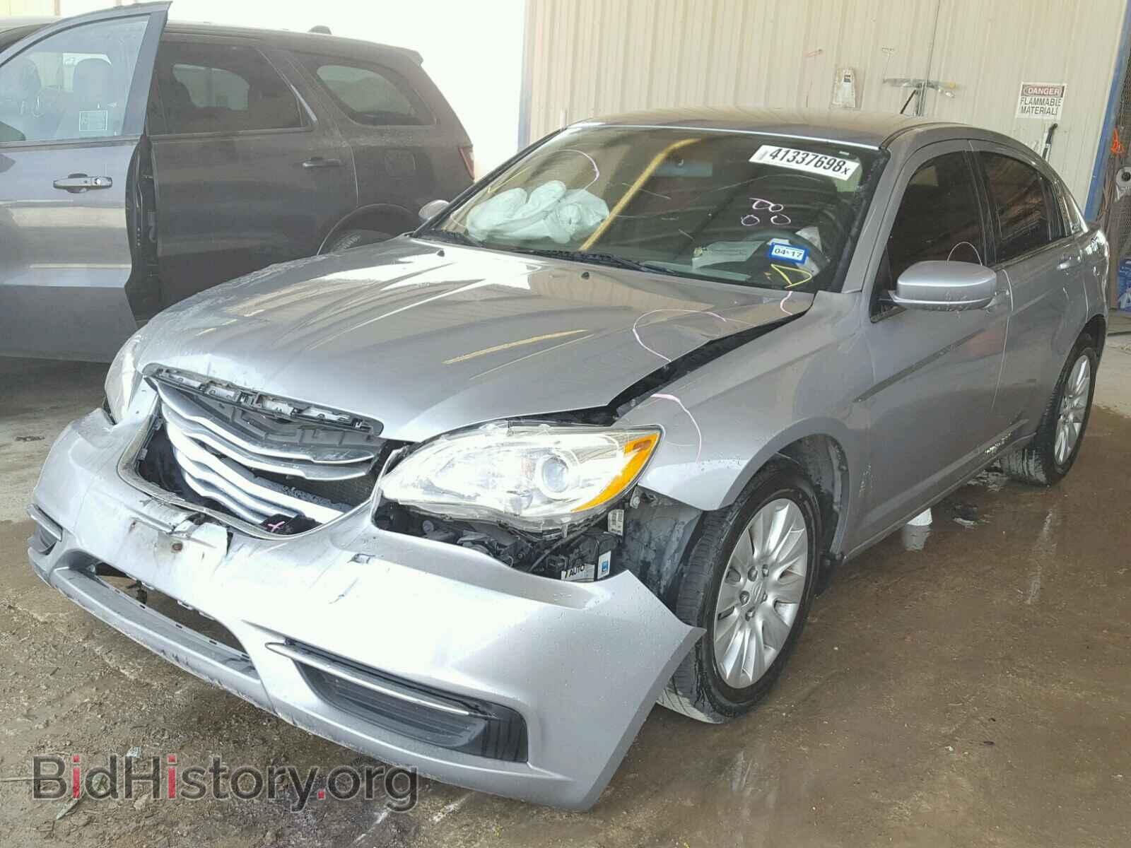 2013 CHRYSLER 200 - VIN: 1C3CCBAB3DN647425 - Photo 2