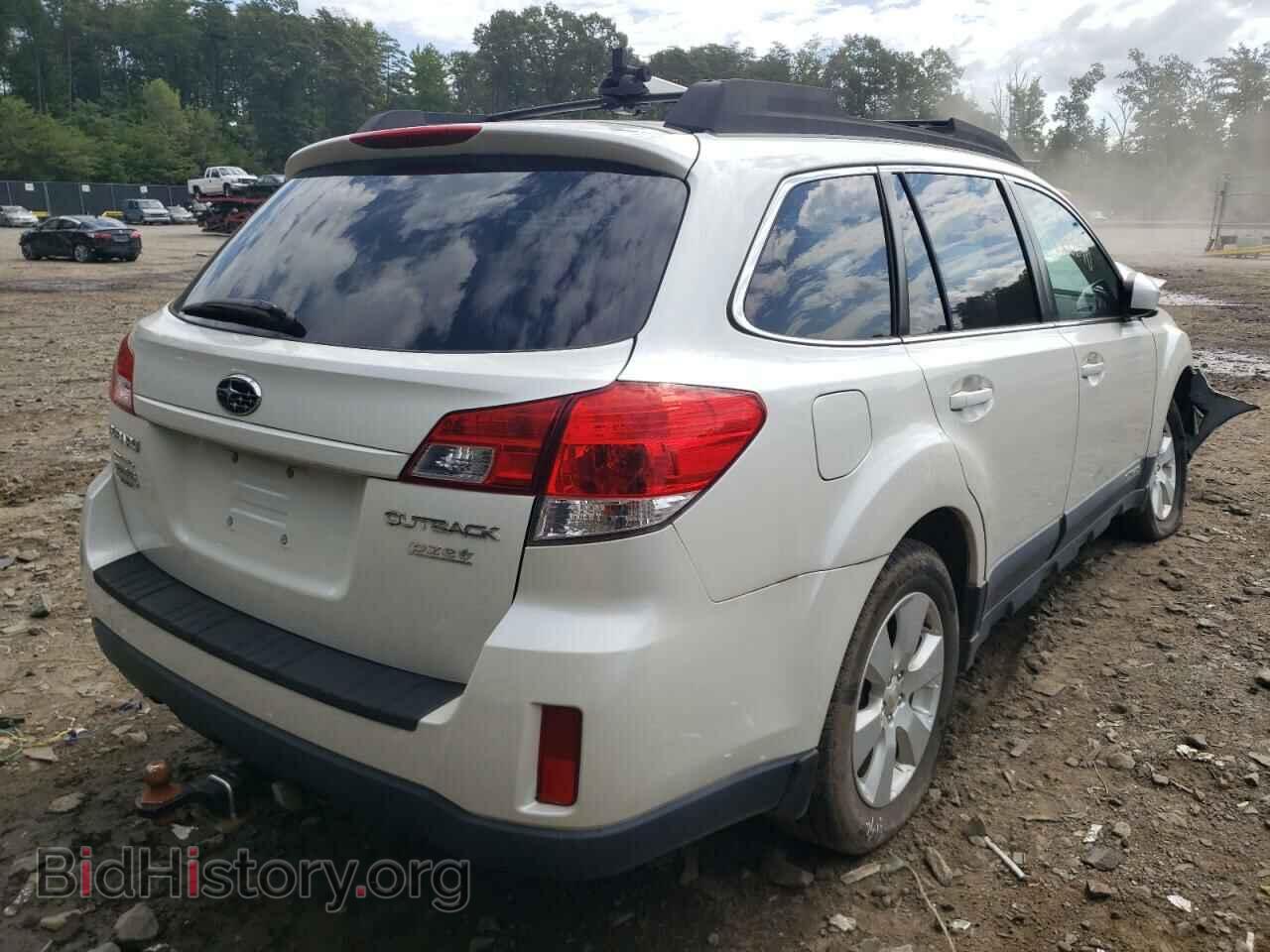 2011 SUBARU OUTBACK - VIN: 4S4BRBCC5B3411682 - Photo 4