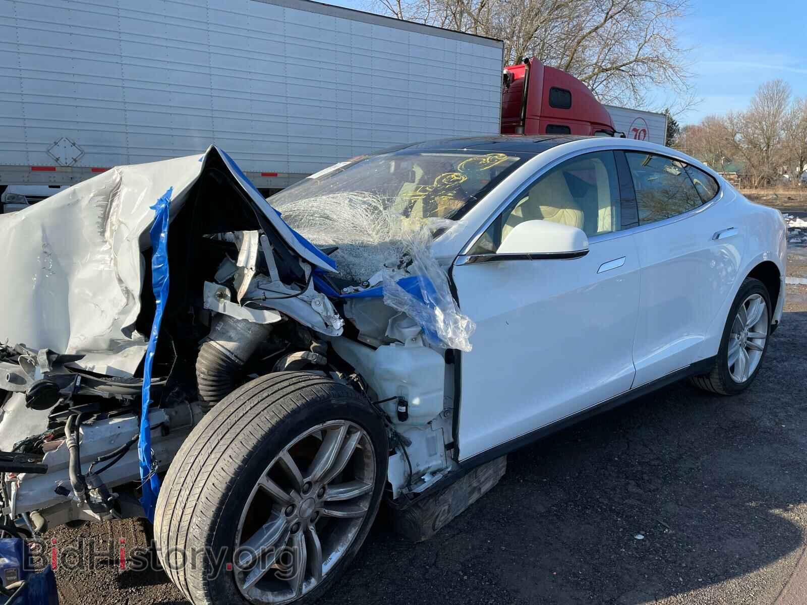 2013 TESLA MODEL S - VIN: 5YJSA1CP9DFP17461 - Фото 2
