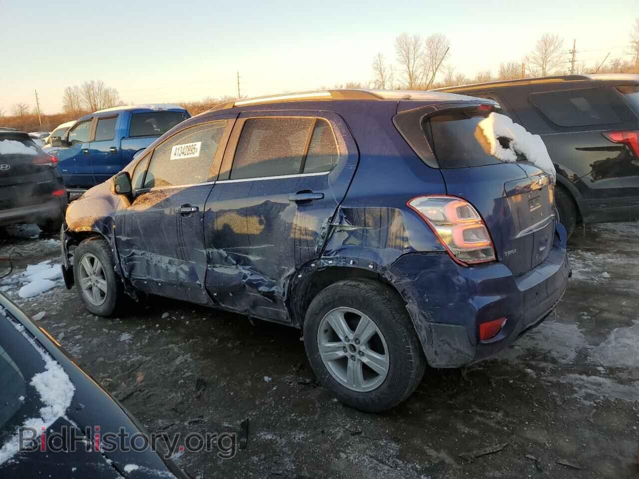 2017 CHEVROLET TRAX - VIN: 3GNCJLSB5HL215423 - Фото 2