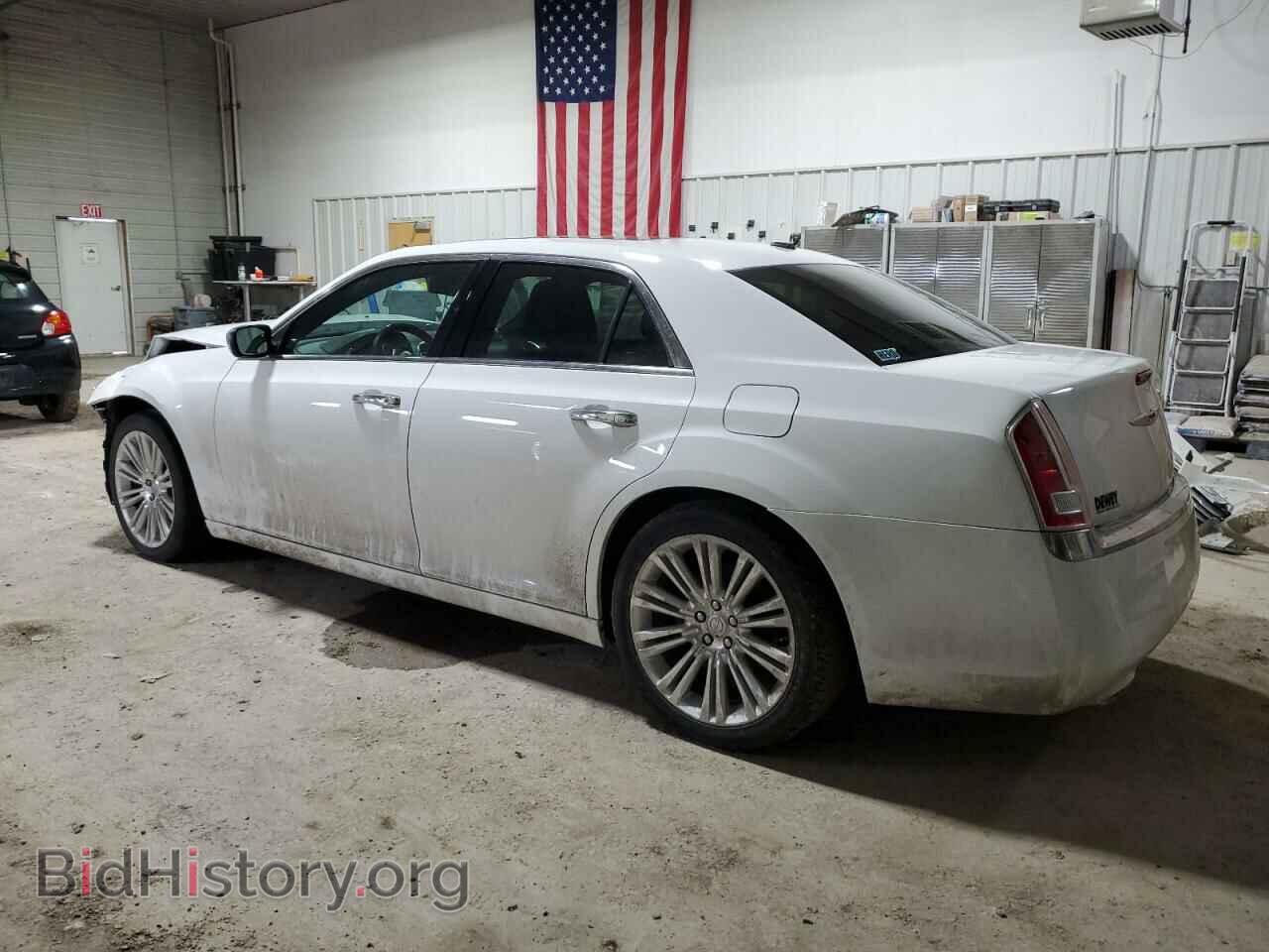 2011 CHRYSLER 300 - VIN: 2C3CA6CT4BH592735 - Фото 2