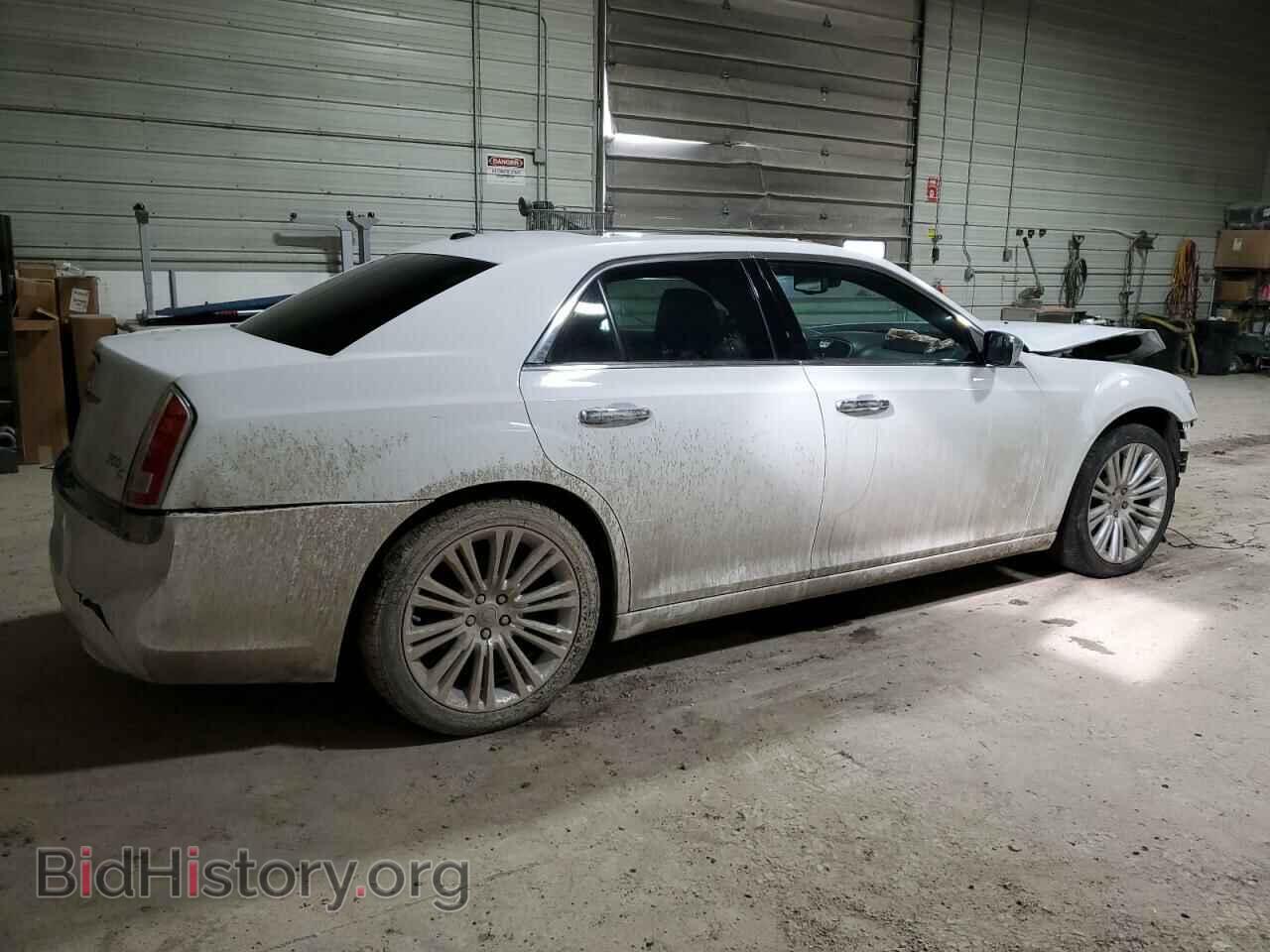 2011 CHRYSLER 300 - VIN: 2C3CA6CT4BH592735 - Фото 3