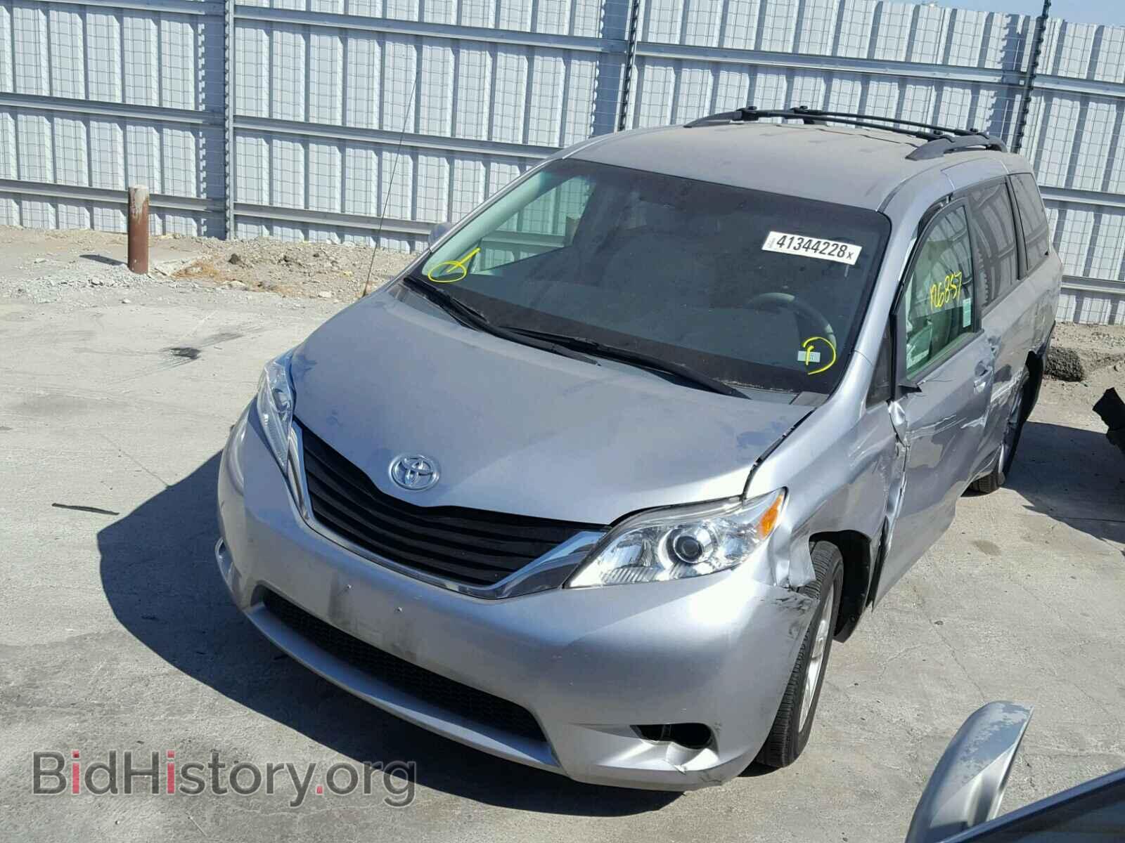 2012 TOYOTA SIENNA LE - VIN: 5TDKK3DC5CS274465 - Фото 2