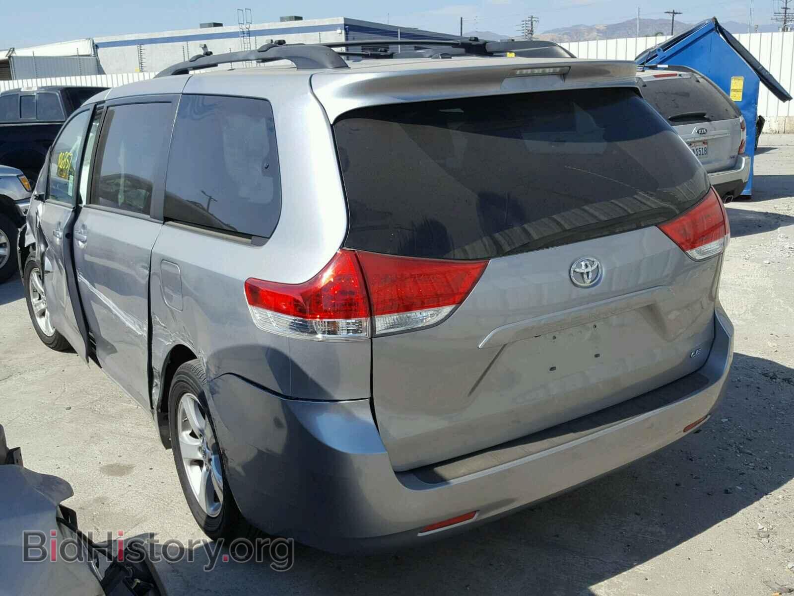 2012 TOYOTA SIENNA LE - VIN: 5TDKK3DC5CS274465 - Фото 3