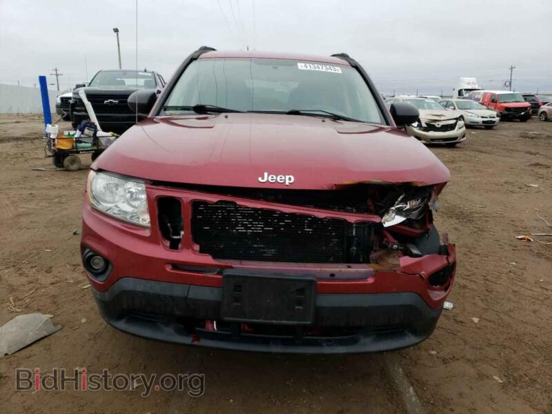 2011 Jeep COMPASS (VIN 1J4NT1FA6BD138201) — photo 5 of 12