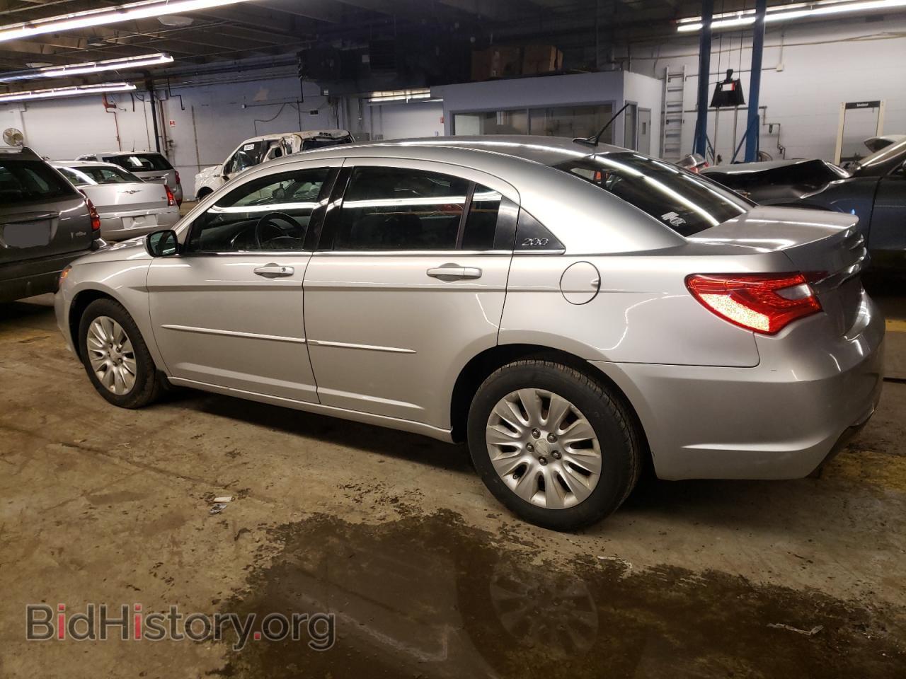 2012 CHRYSLER 200 - VIN: 1C3CCBAB6CN225812 - Фото 2